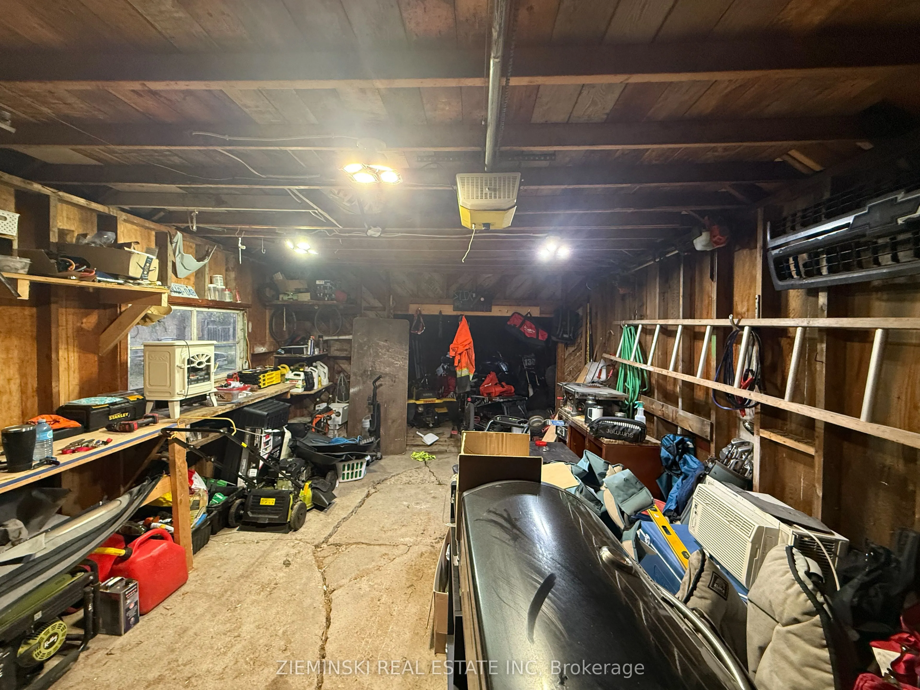 910 Victoria Road