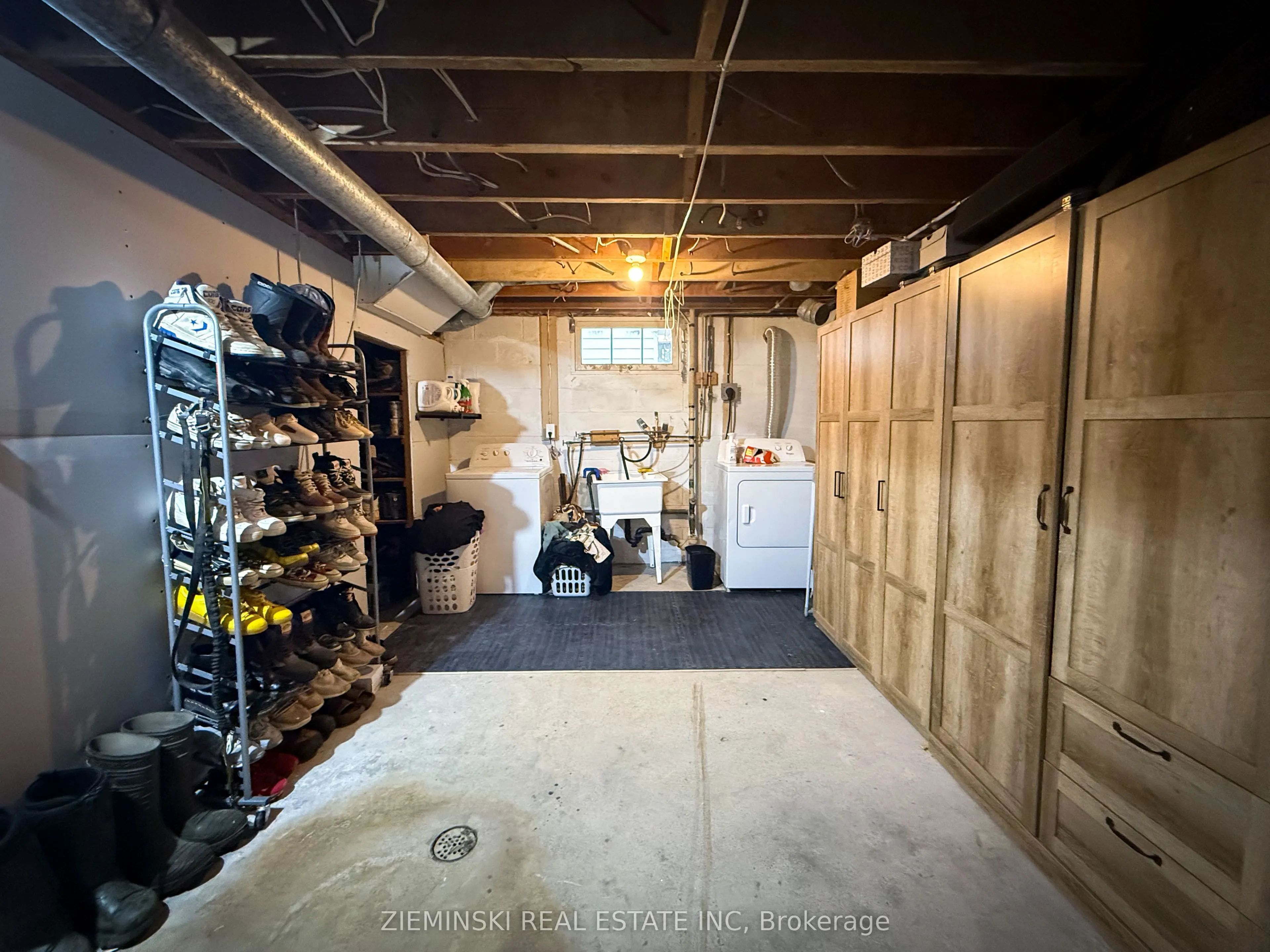 910 Victoria Road