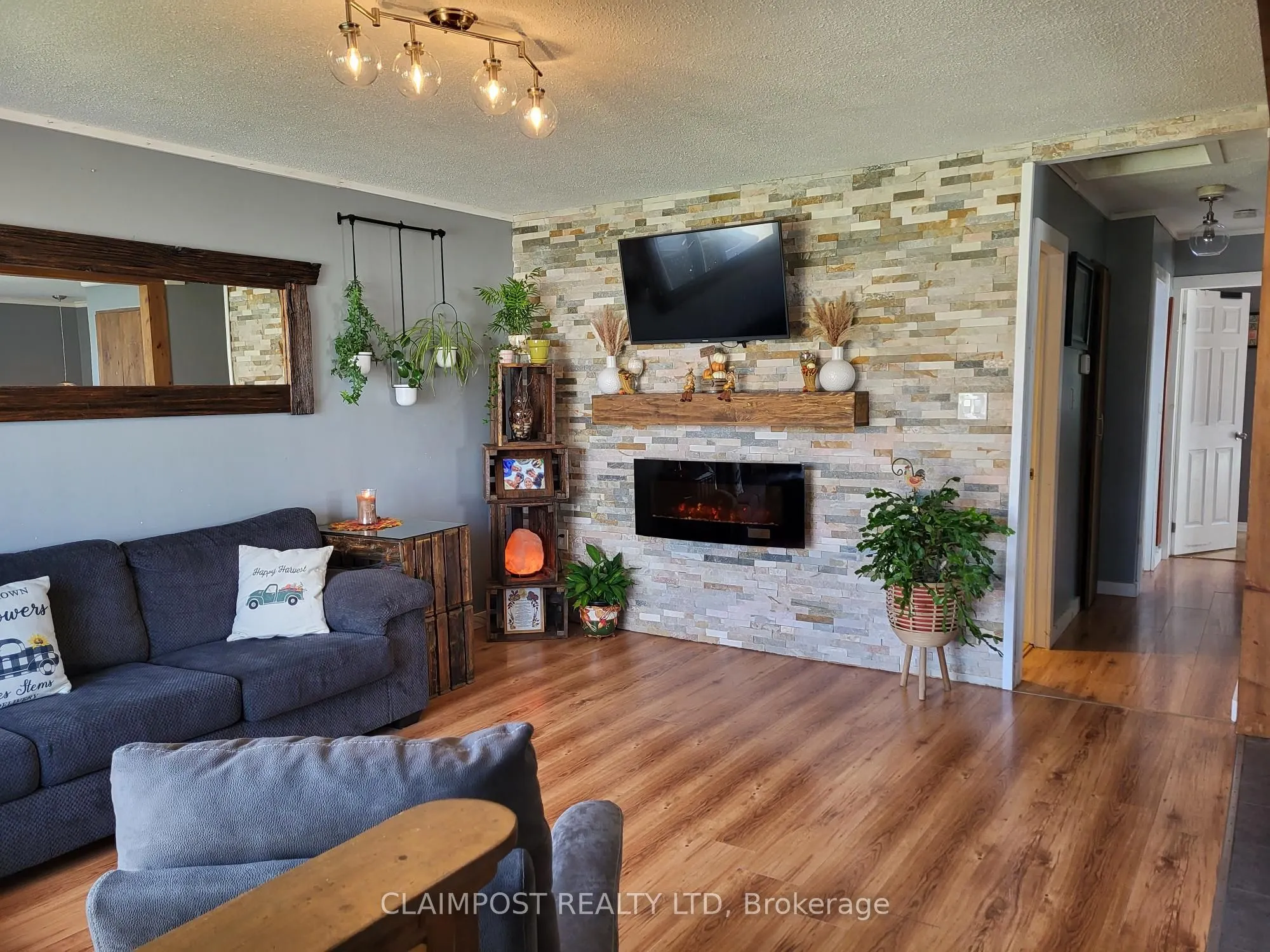 113 Delia Avenue