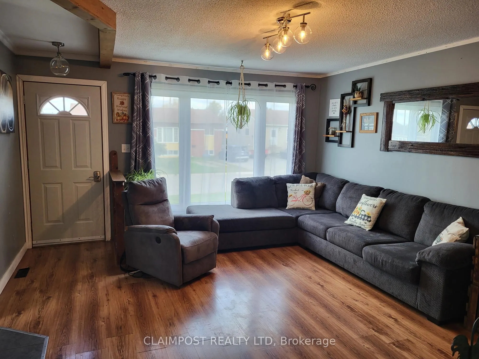 113 Delia Avenue