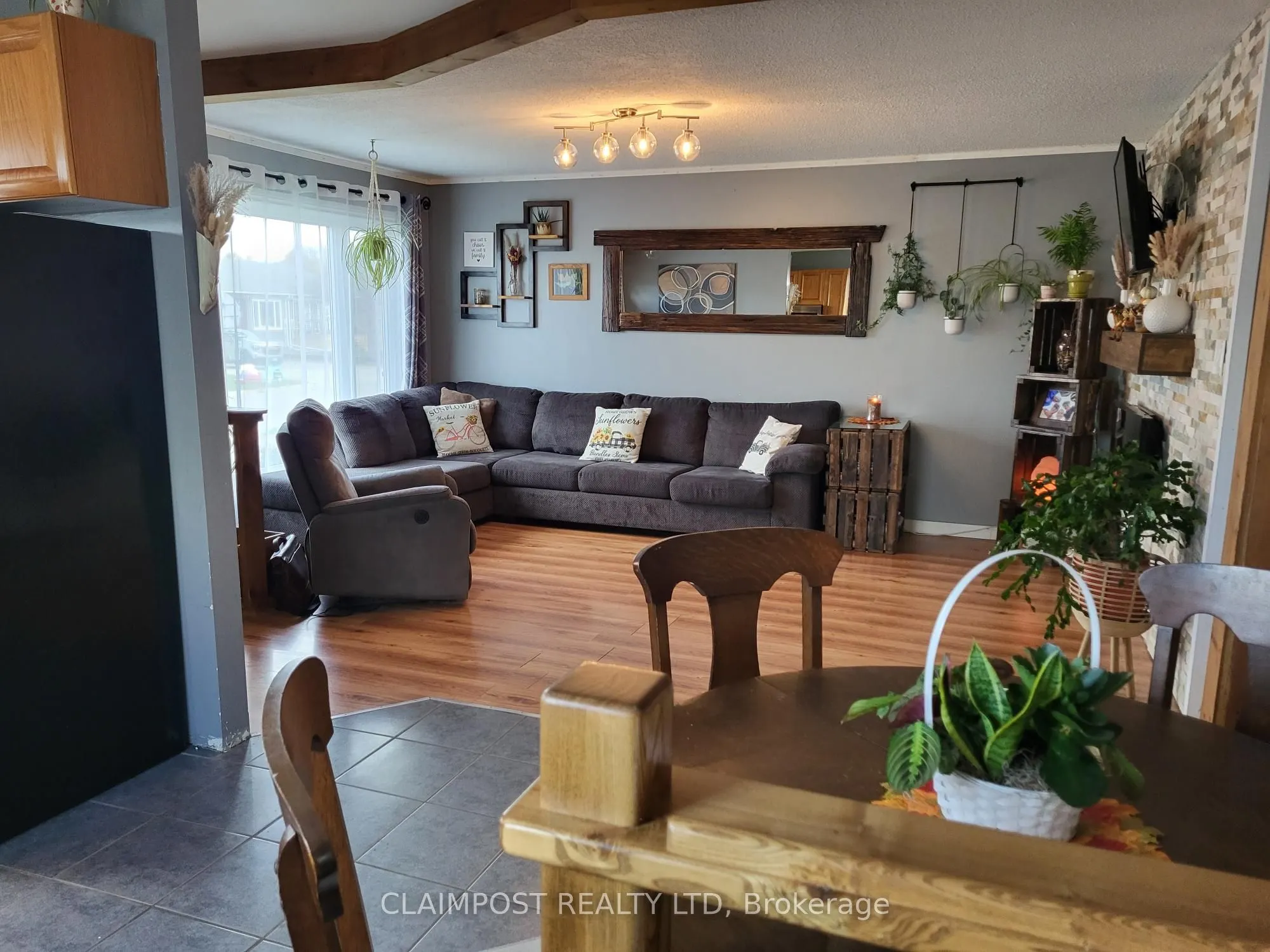 113 Delia Avenue