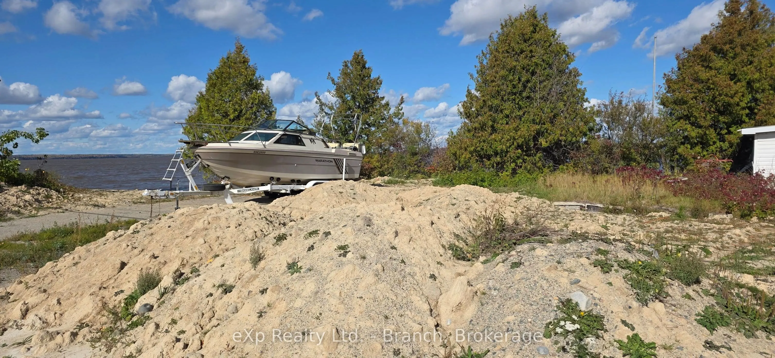 7650 7650 FREDERICK HOUSE LAKE Road