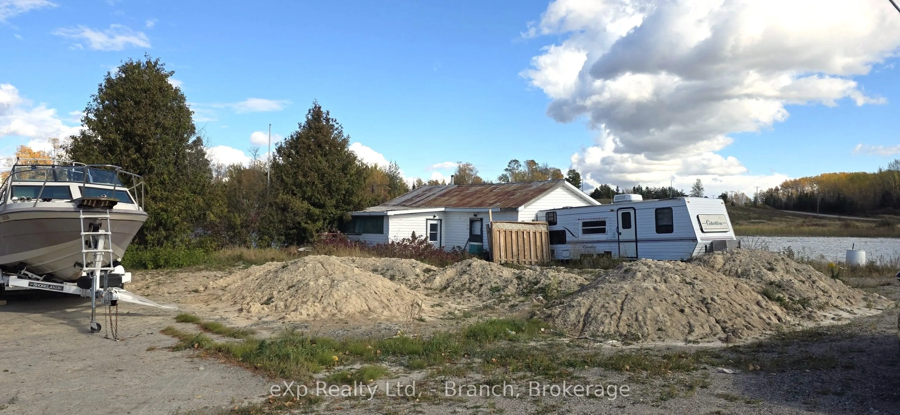7650 7650 FREDERICK HOUSE LAKE Road