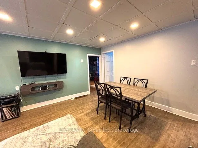 22A Rowan Avenue