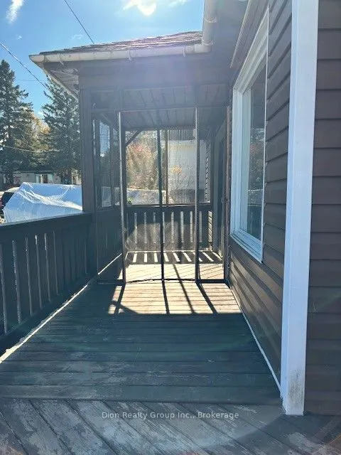 22A Rowan Avenue