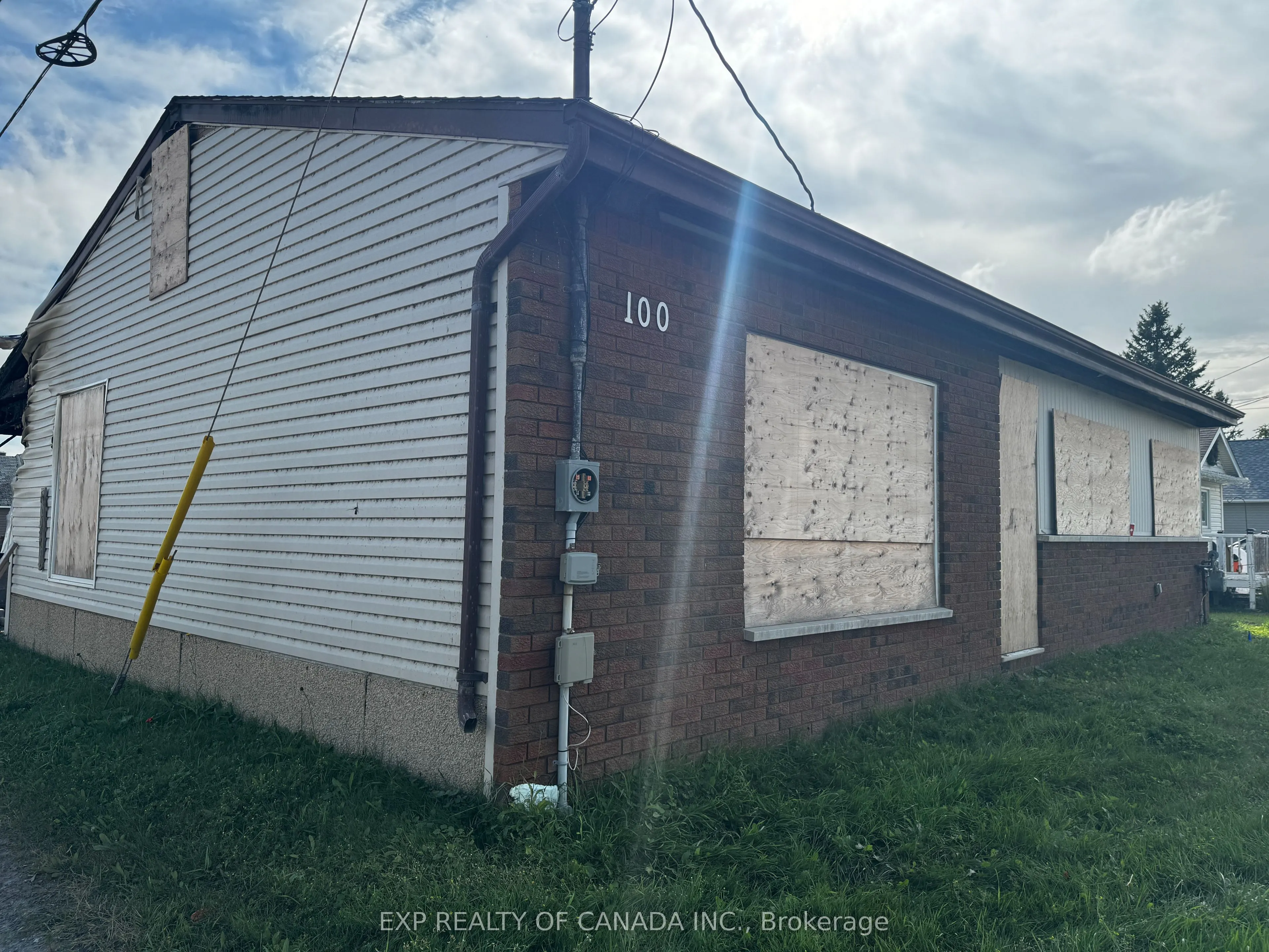 100 Conley Street S