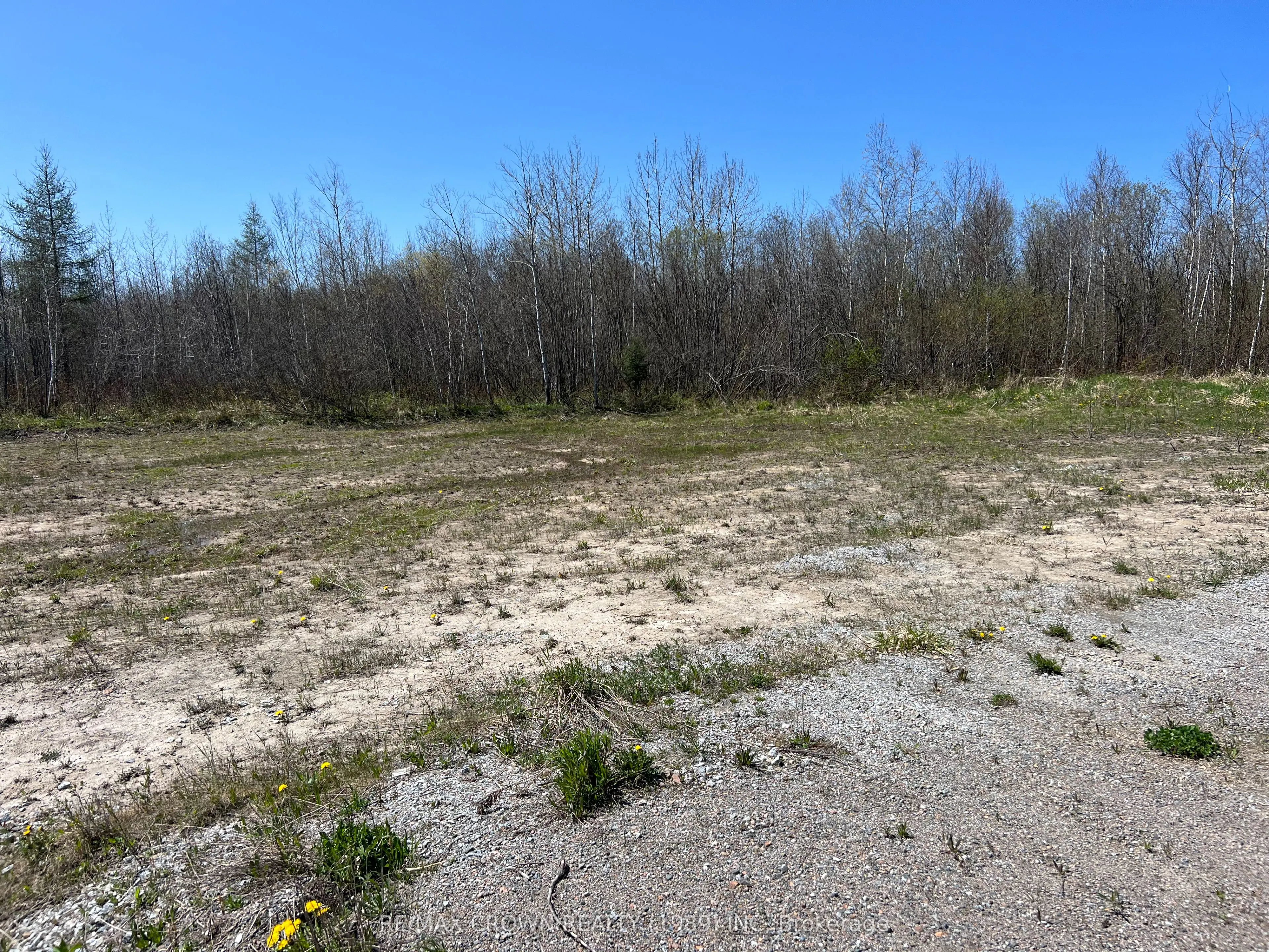73 Clear Lake North Road