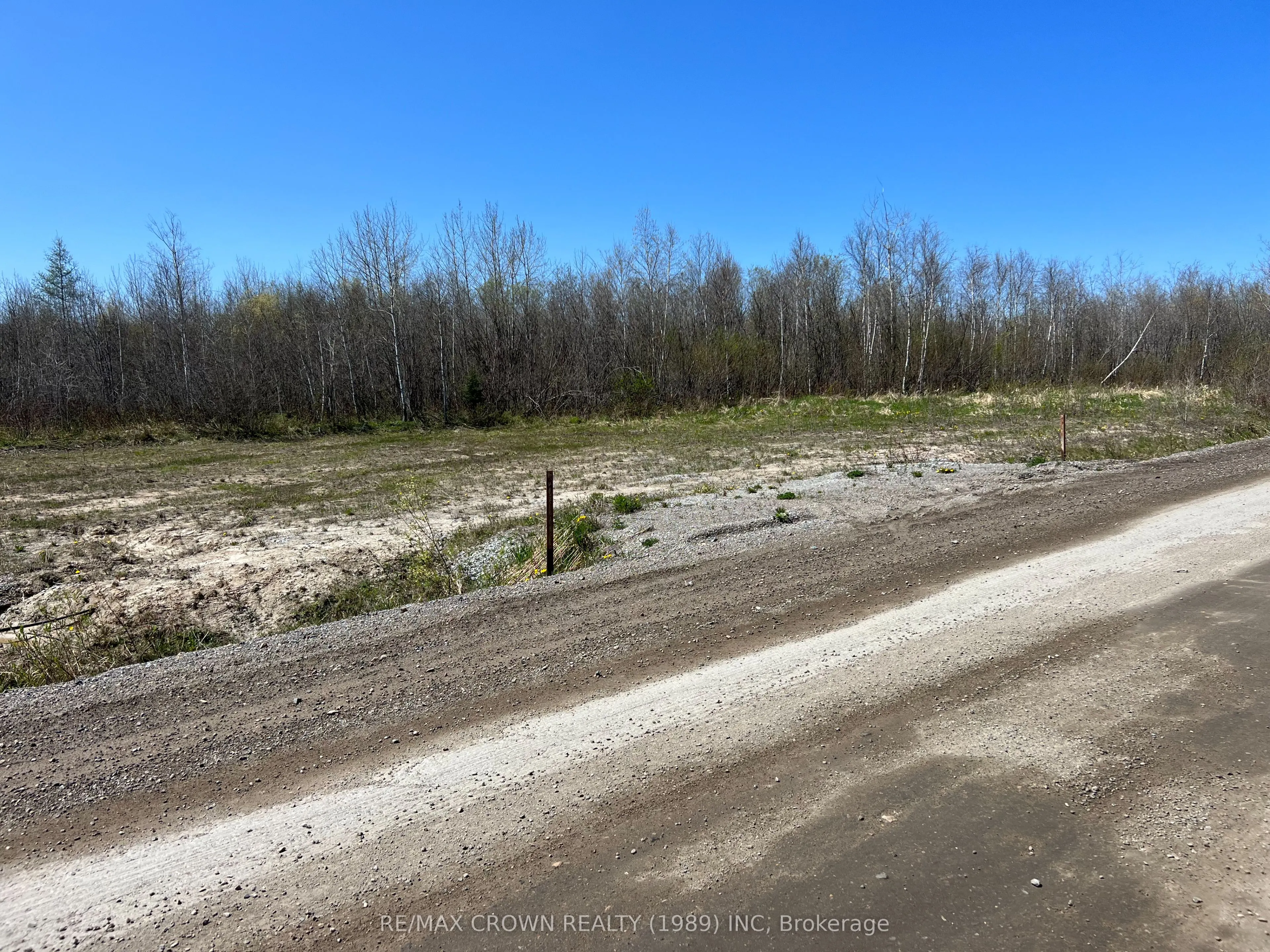 73 Clear Lake North Road