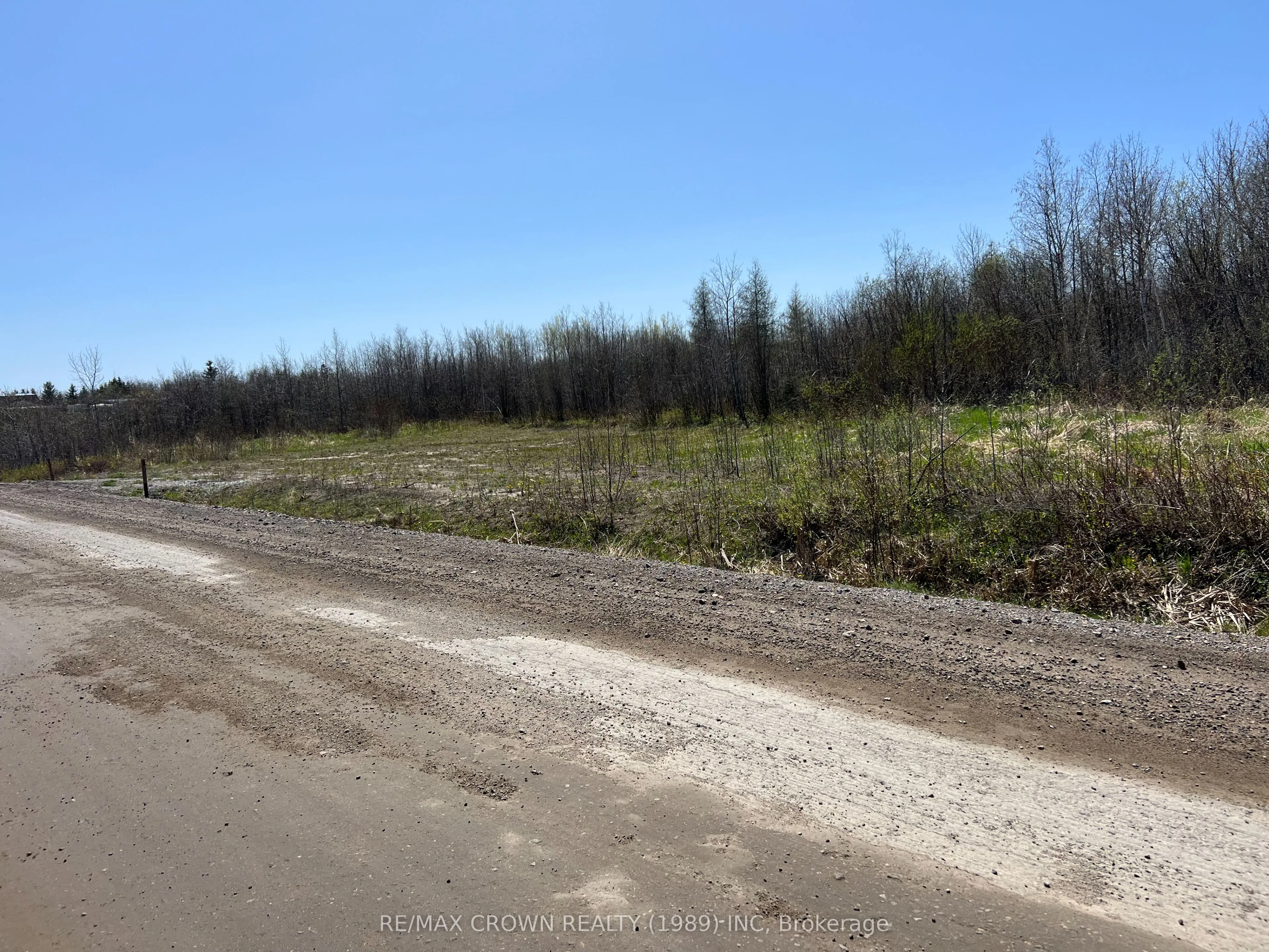 73 Clear Lake North Road