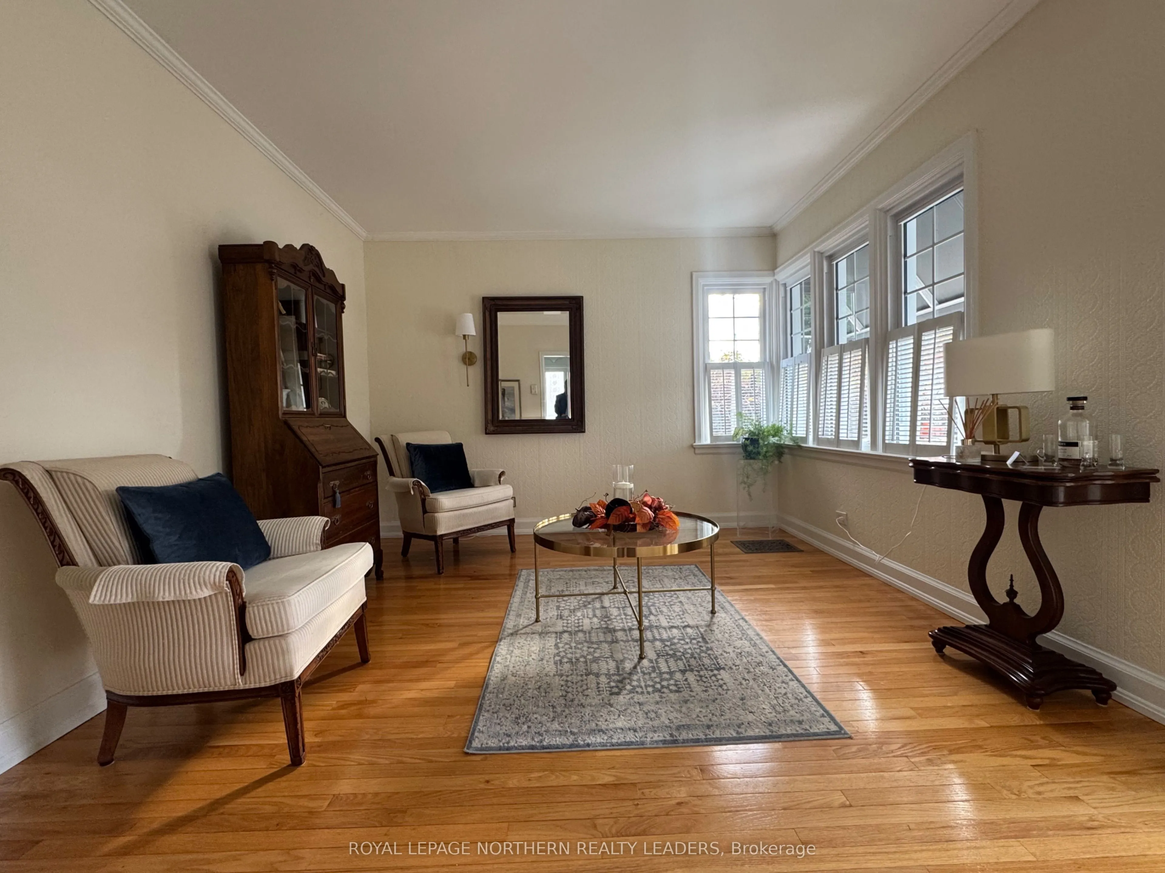 456 Hart Street