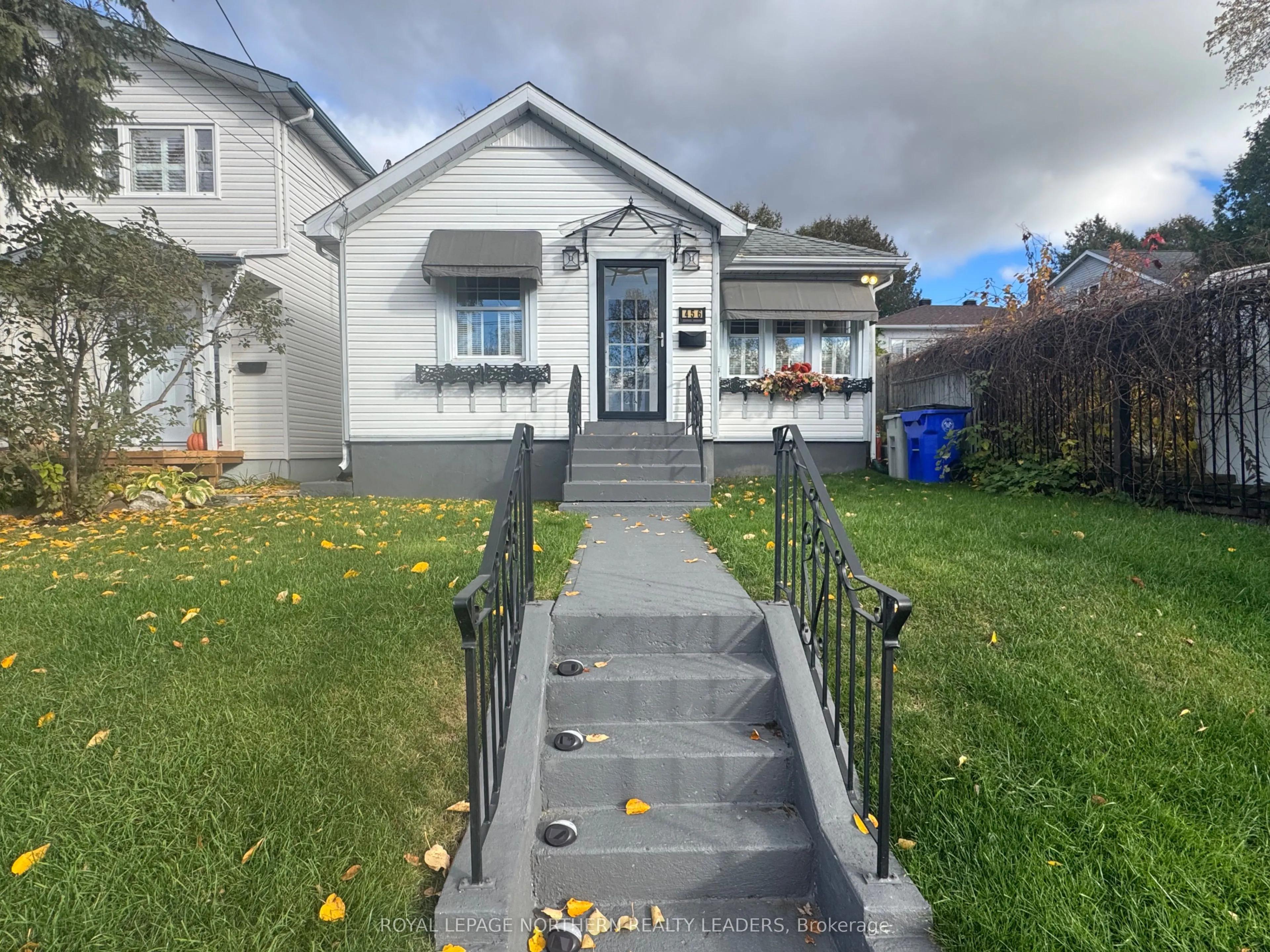 456 Hart Street