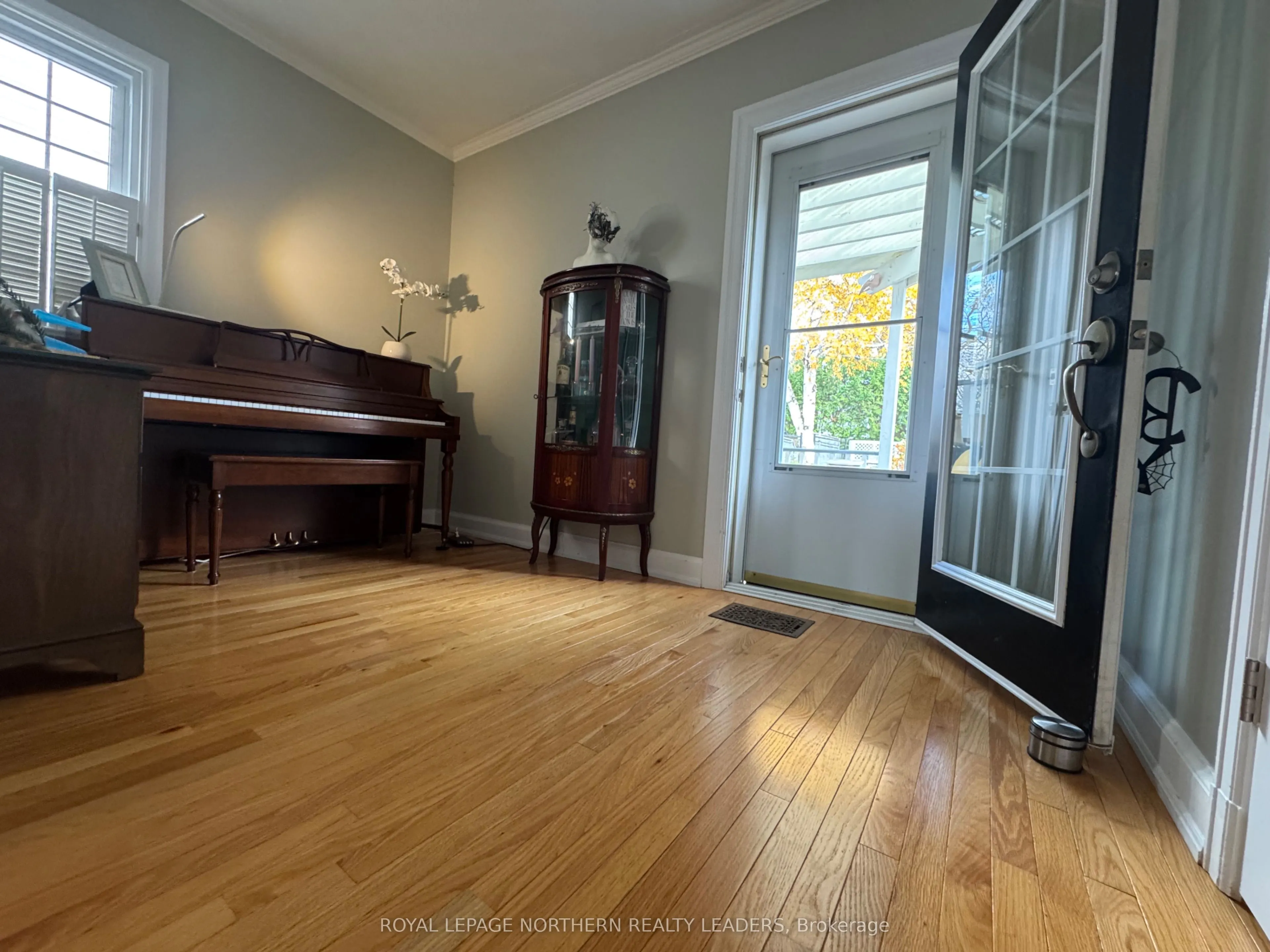 456 Hart Street