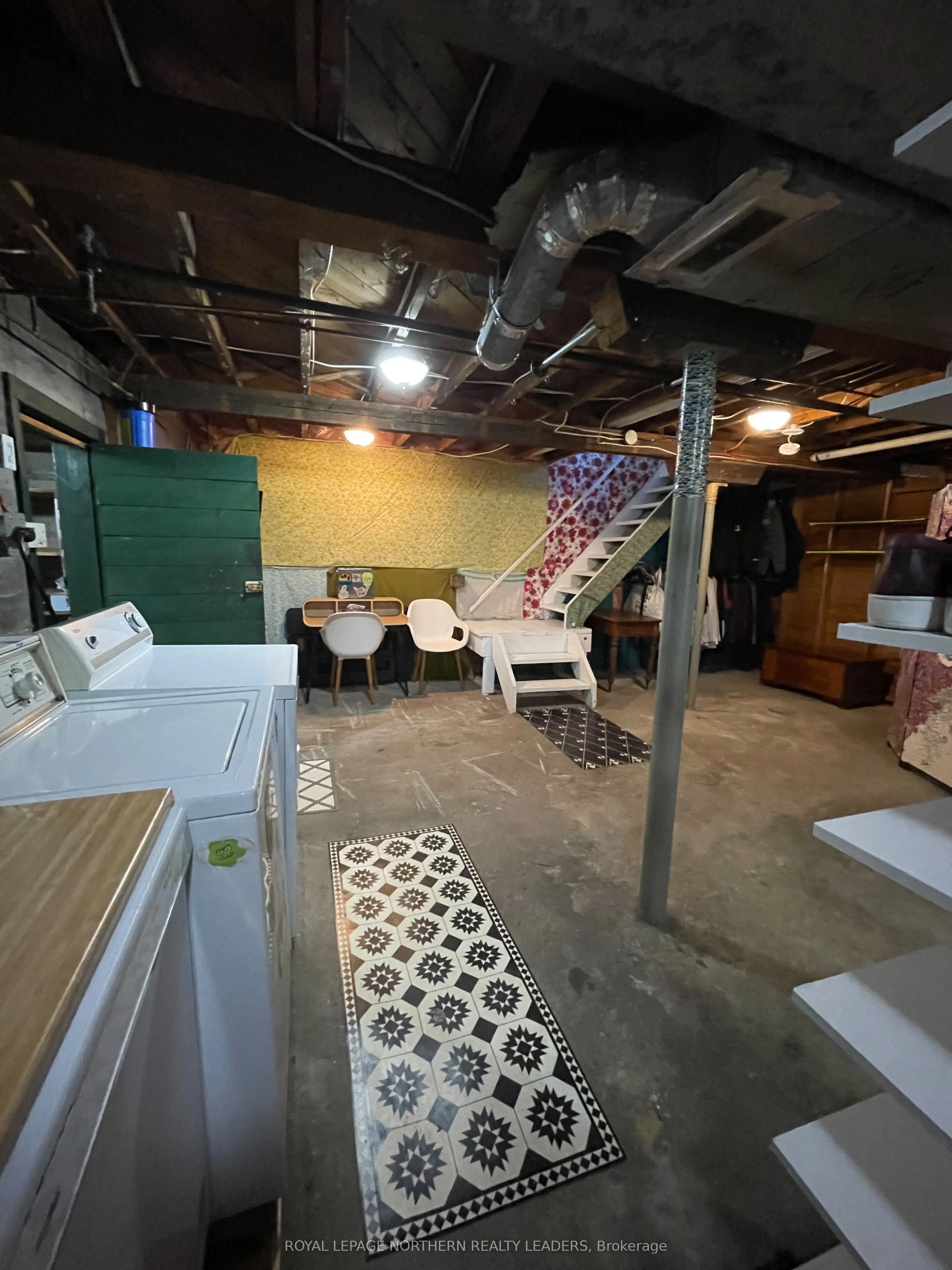 187 Spruce Street N