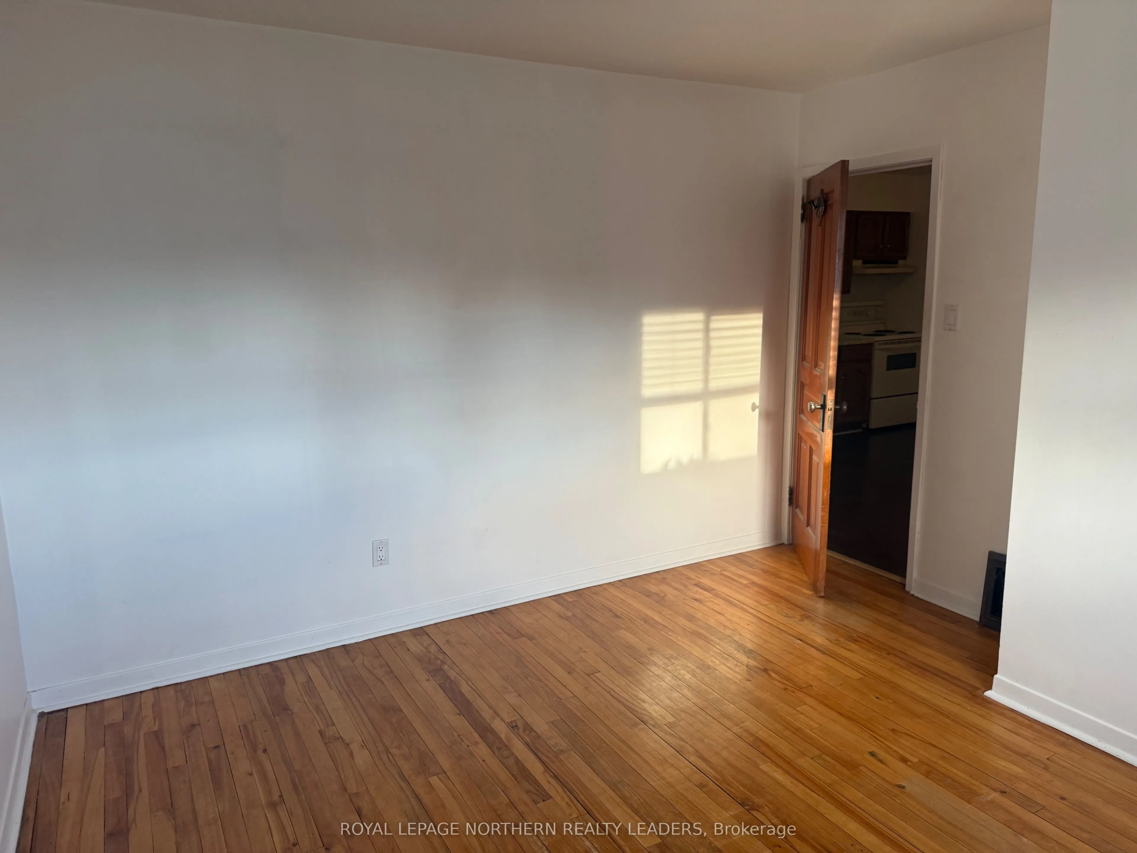 187 Spruce Street N