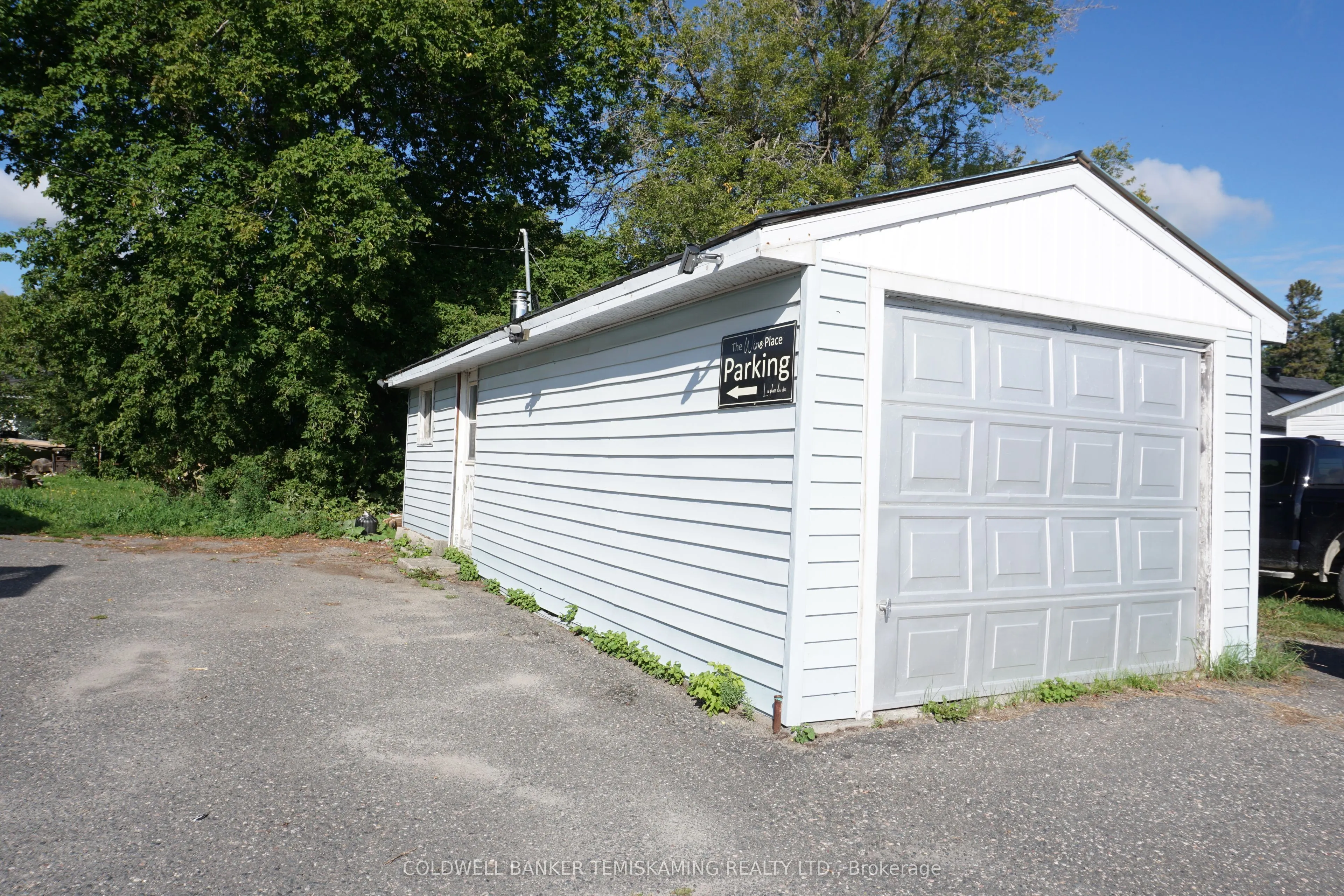 389 Whitewood Avenue W