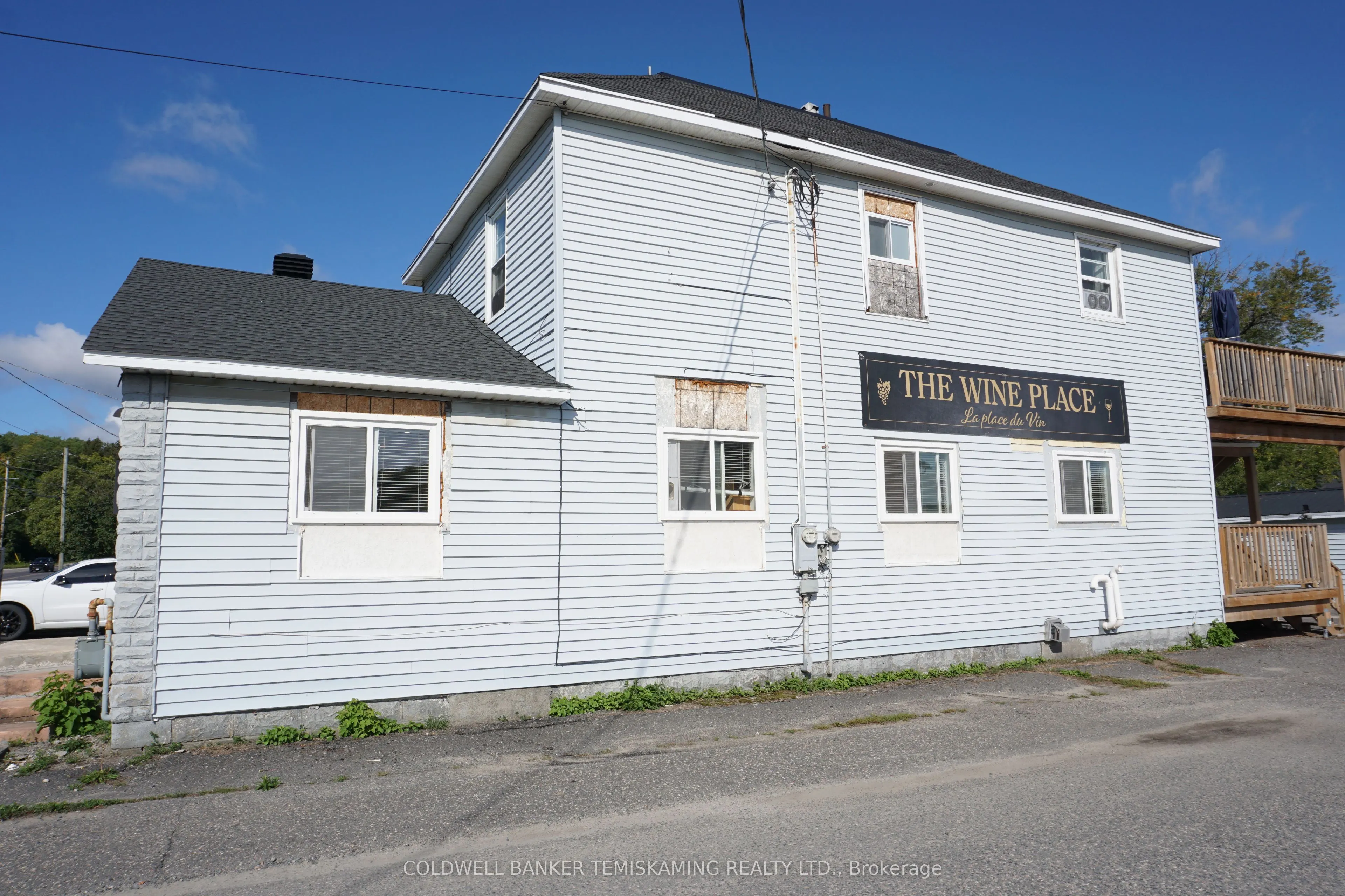 389 Whitewood Avenue W