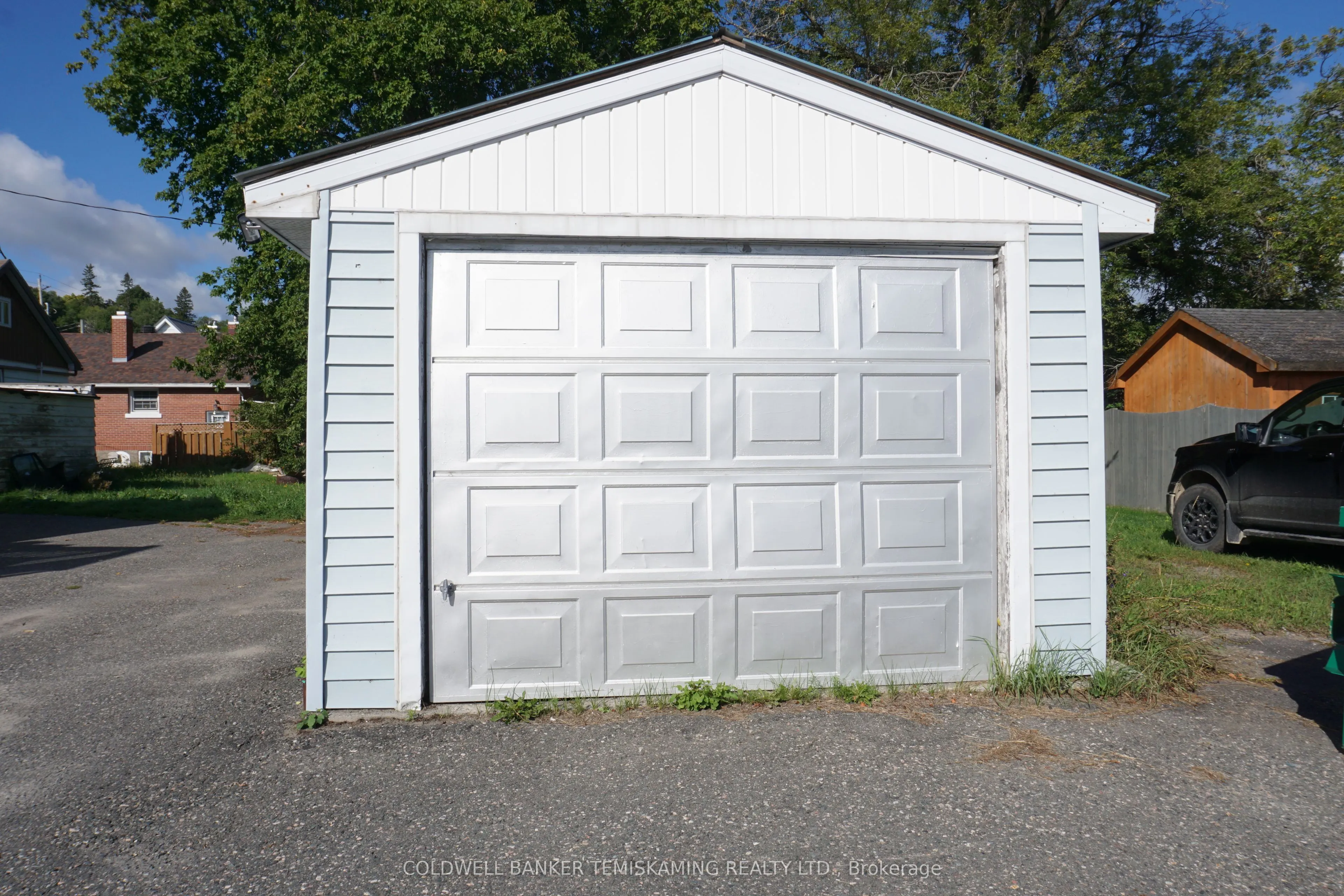 389 Whitewood Avenue W
