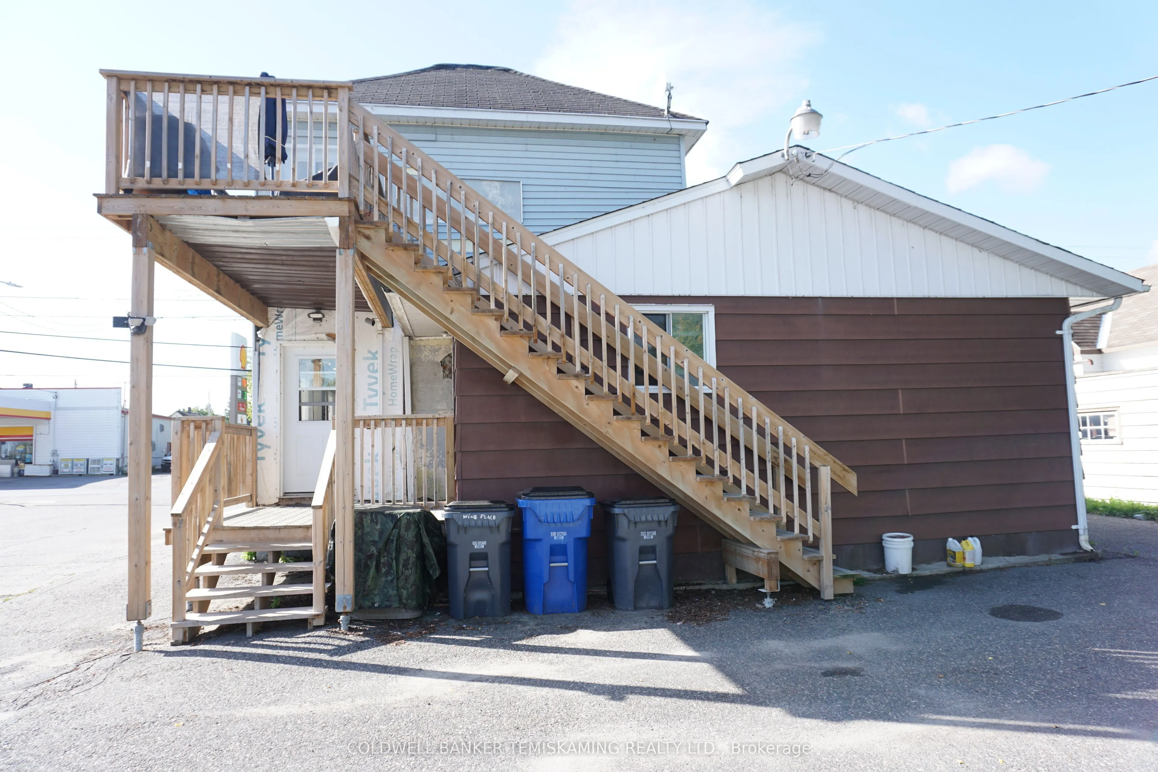 389 Whitewood Avenue W