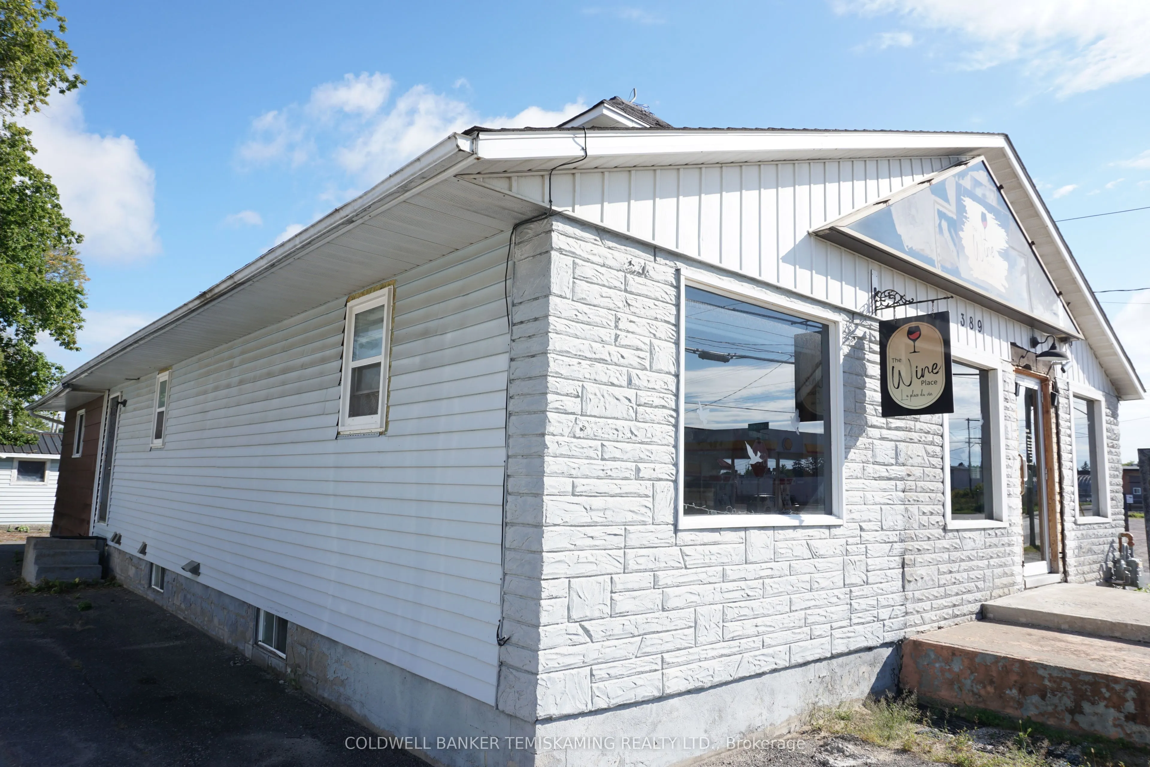 389 Whitewood Avenue W