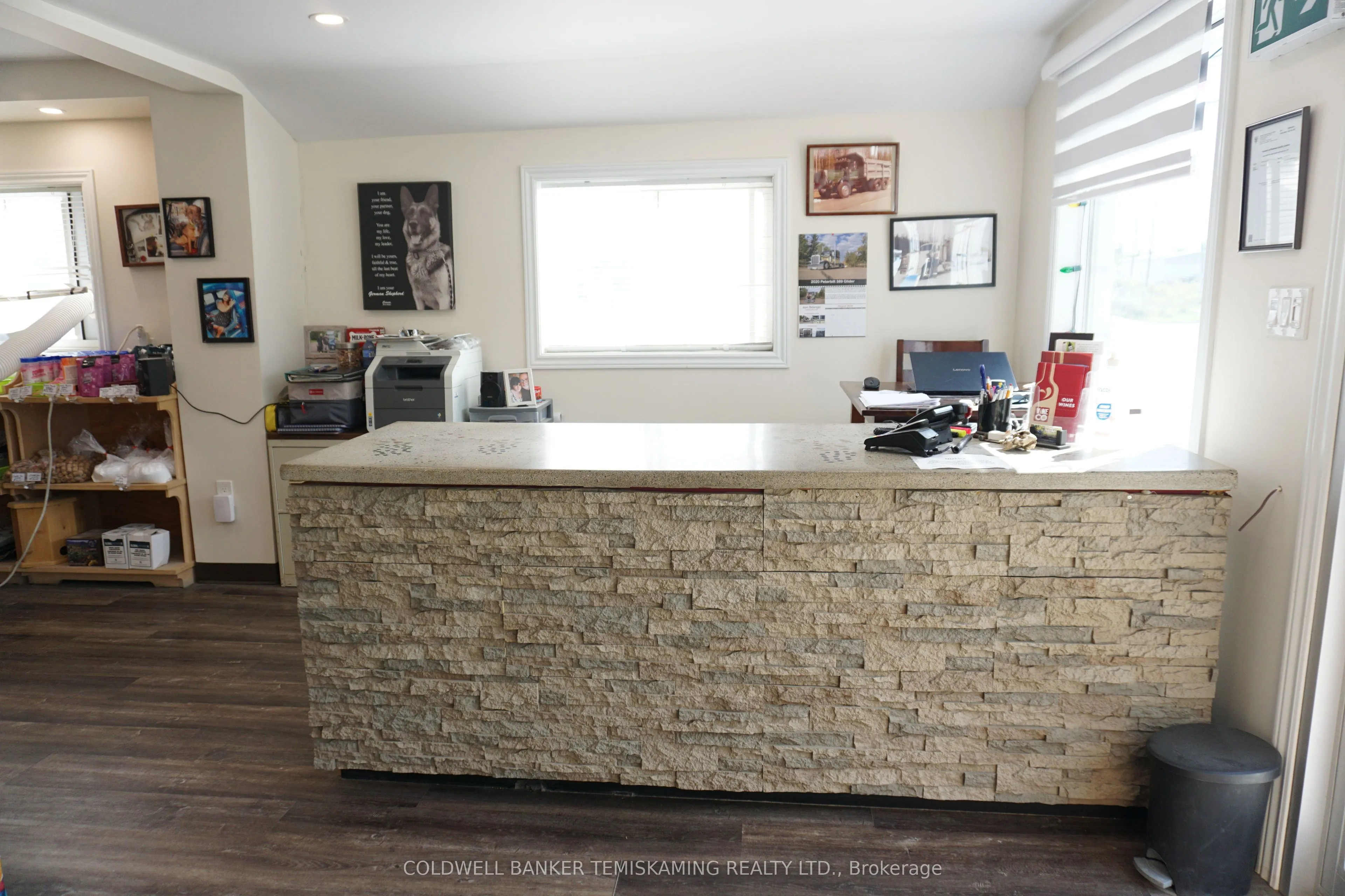 389 Whitewood Avenue W