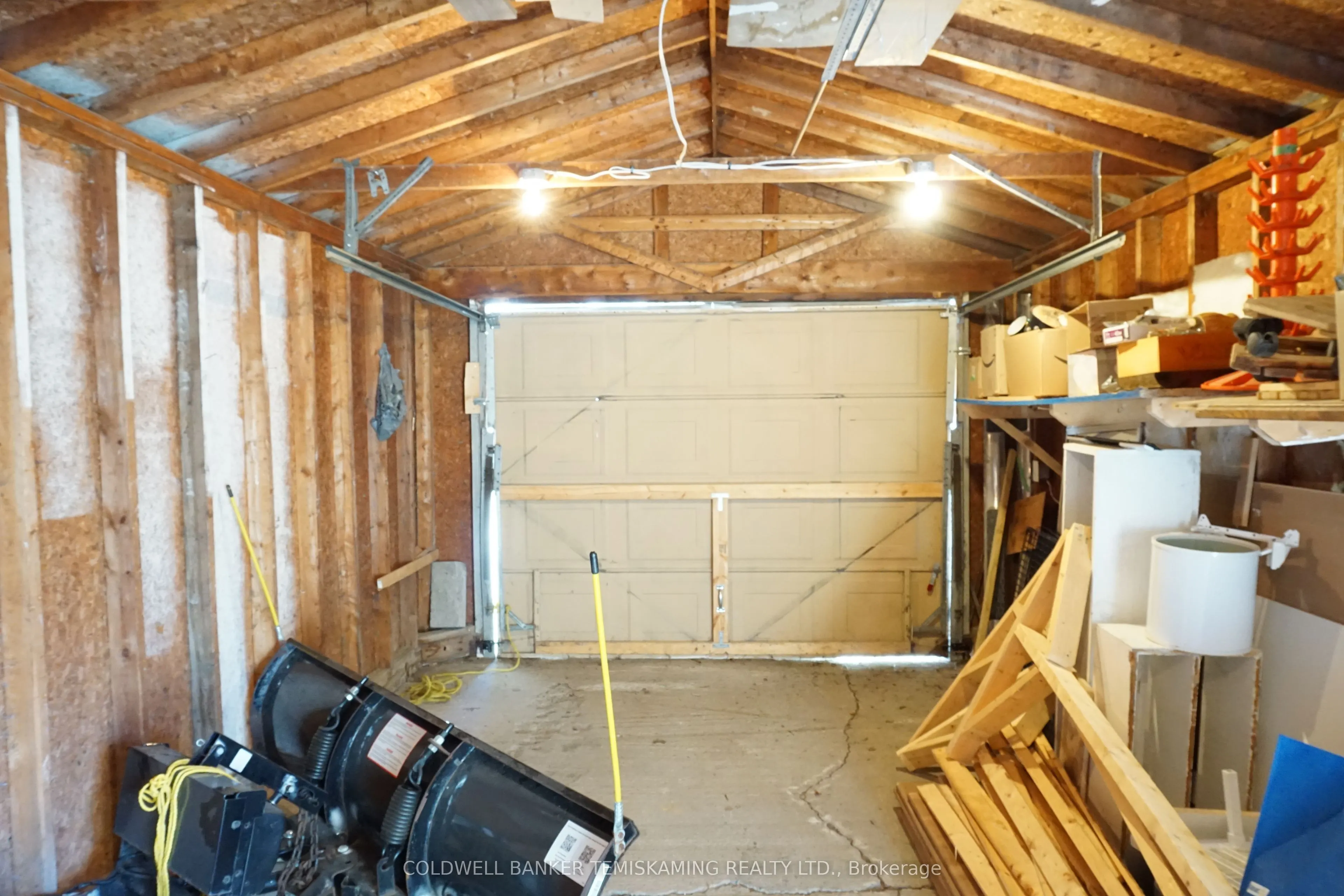 389 Whitewood Avenue W