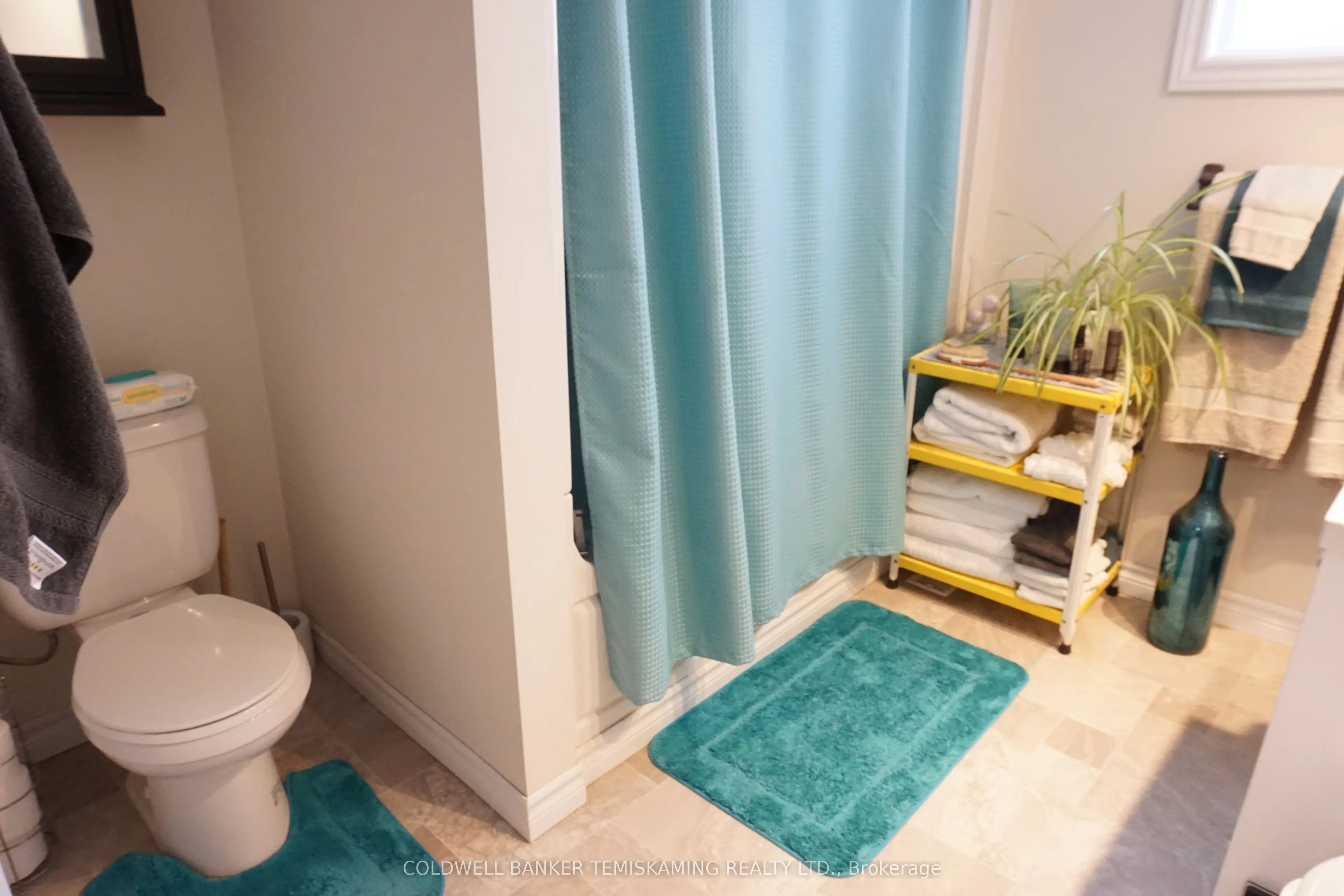389 Whitewood Avenue W