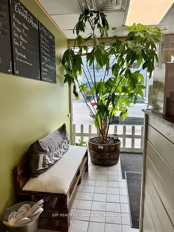 23-25 Pine Street S