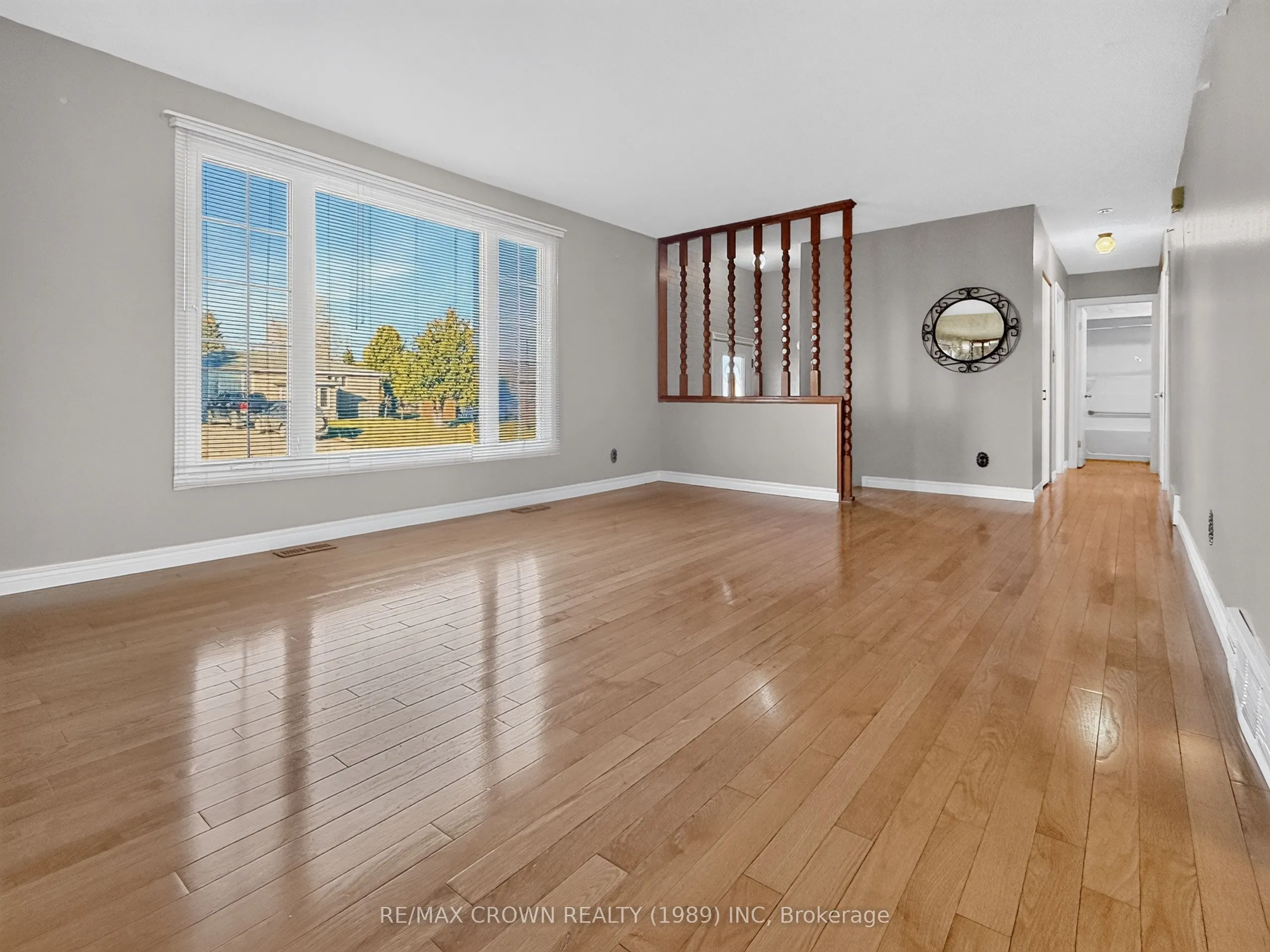 54 Boucher Crescent