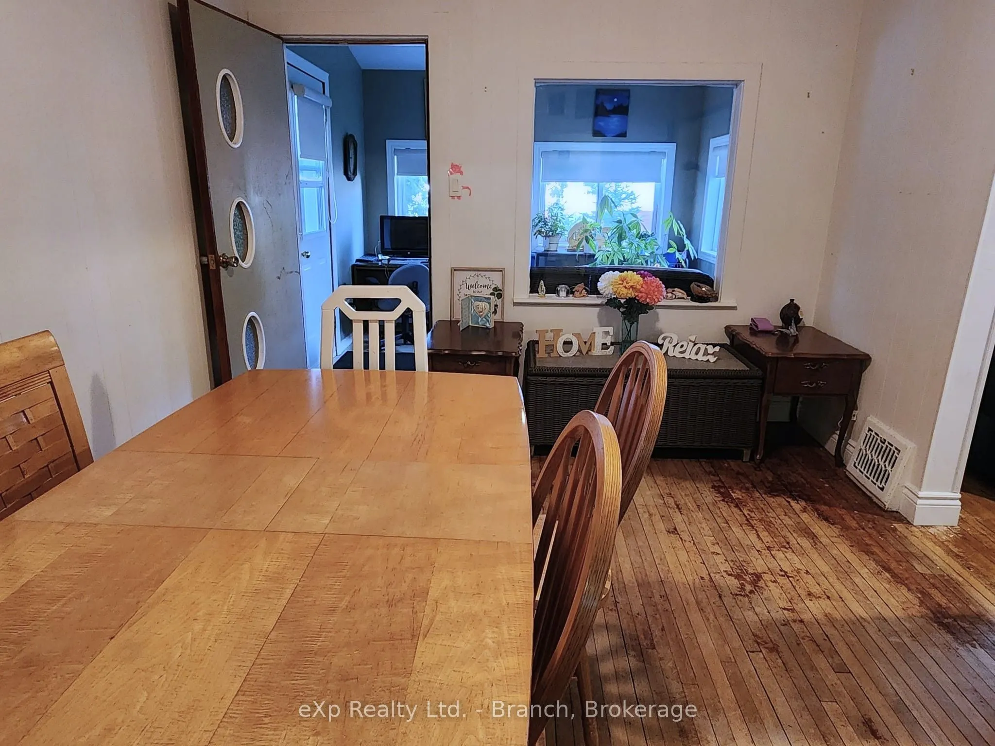 58 Second Street E