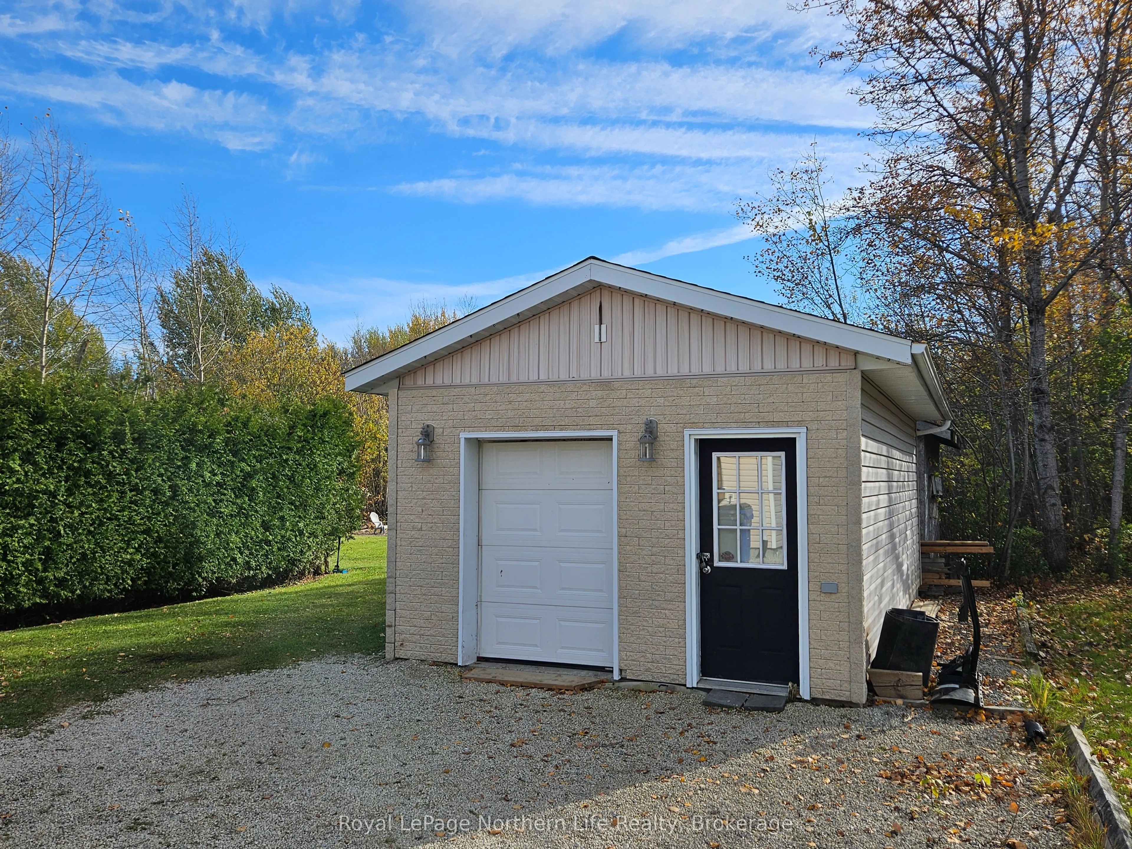 472 ALBERT Street