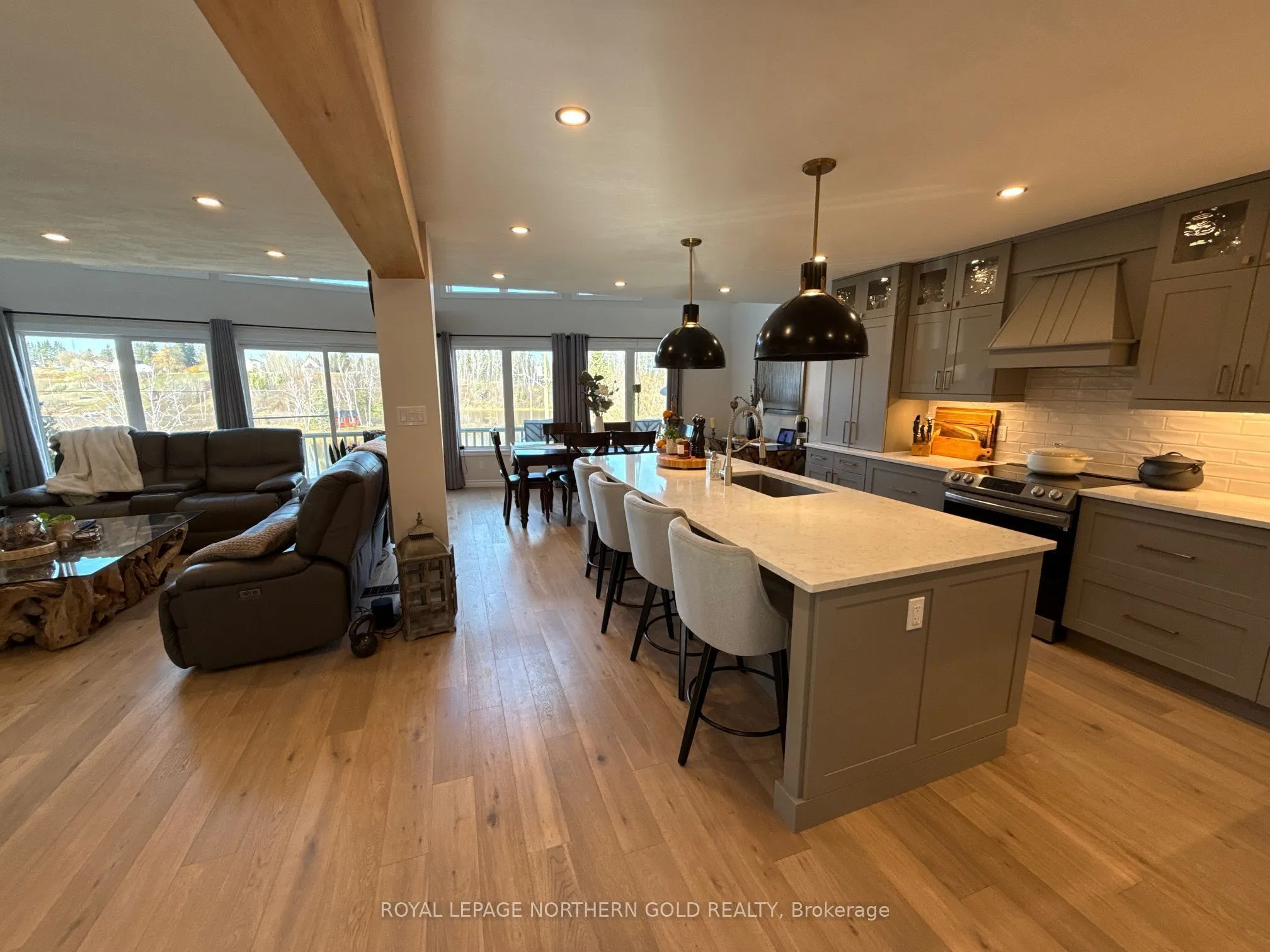 55 Lakeshore Avenue