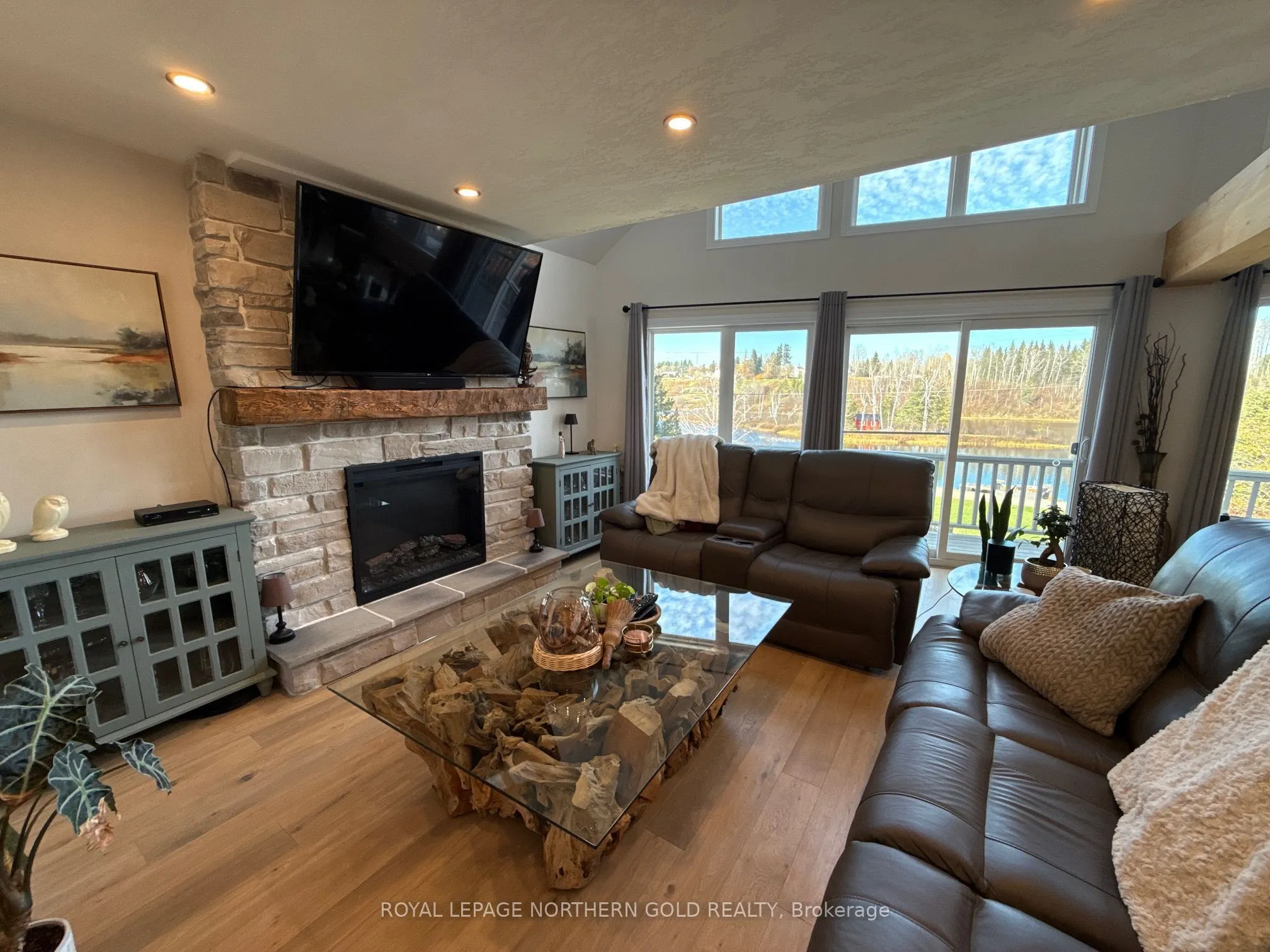 55 Lakeshore Avenue