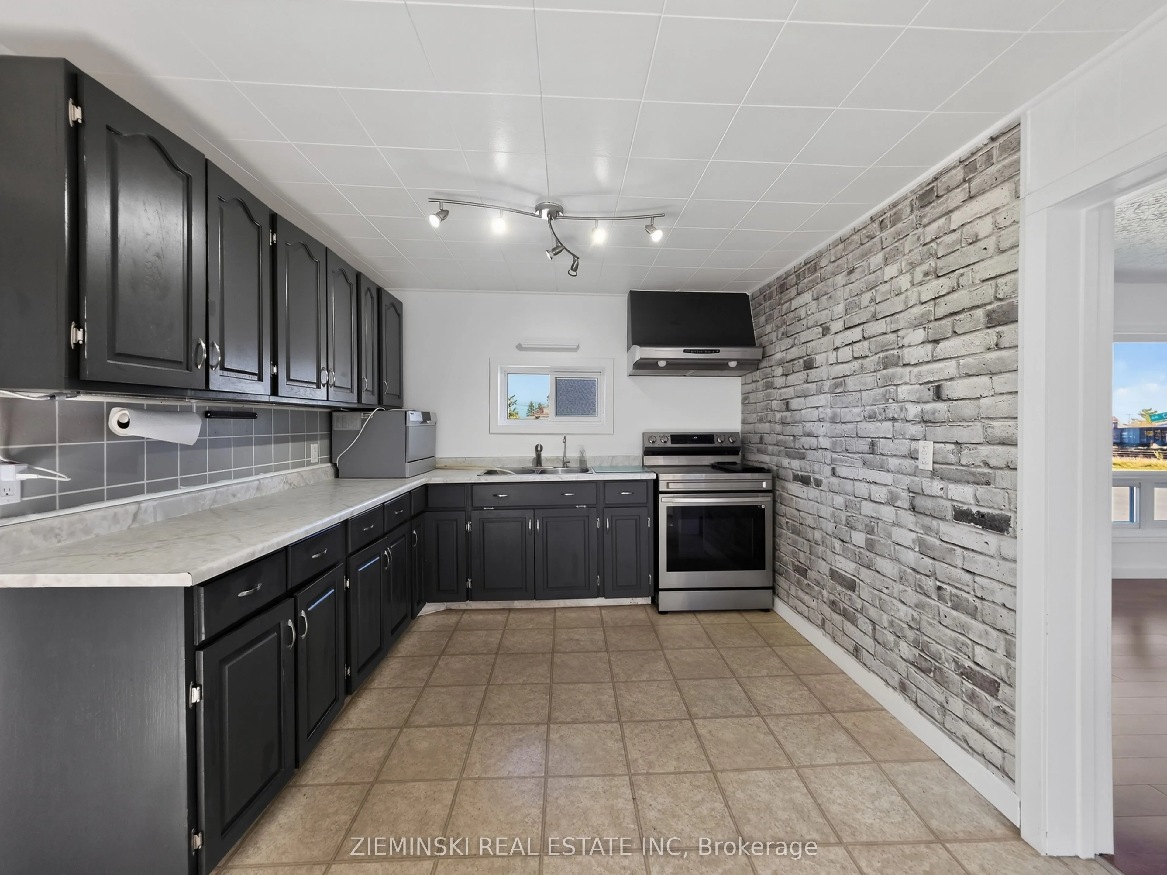 348 Cambridge Avenue