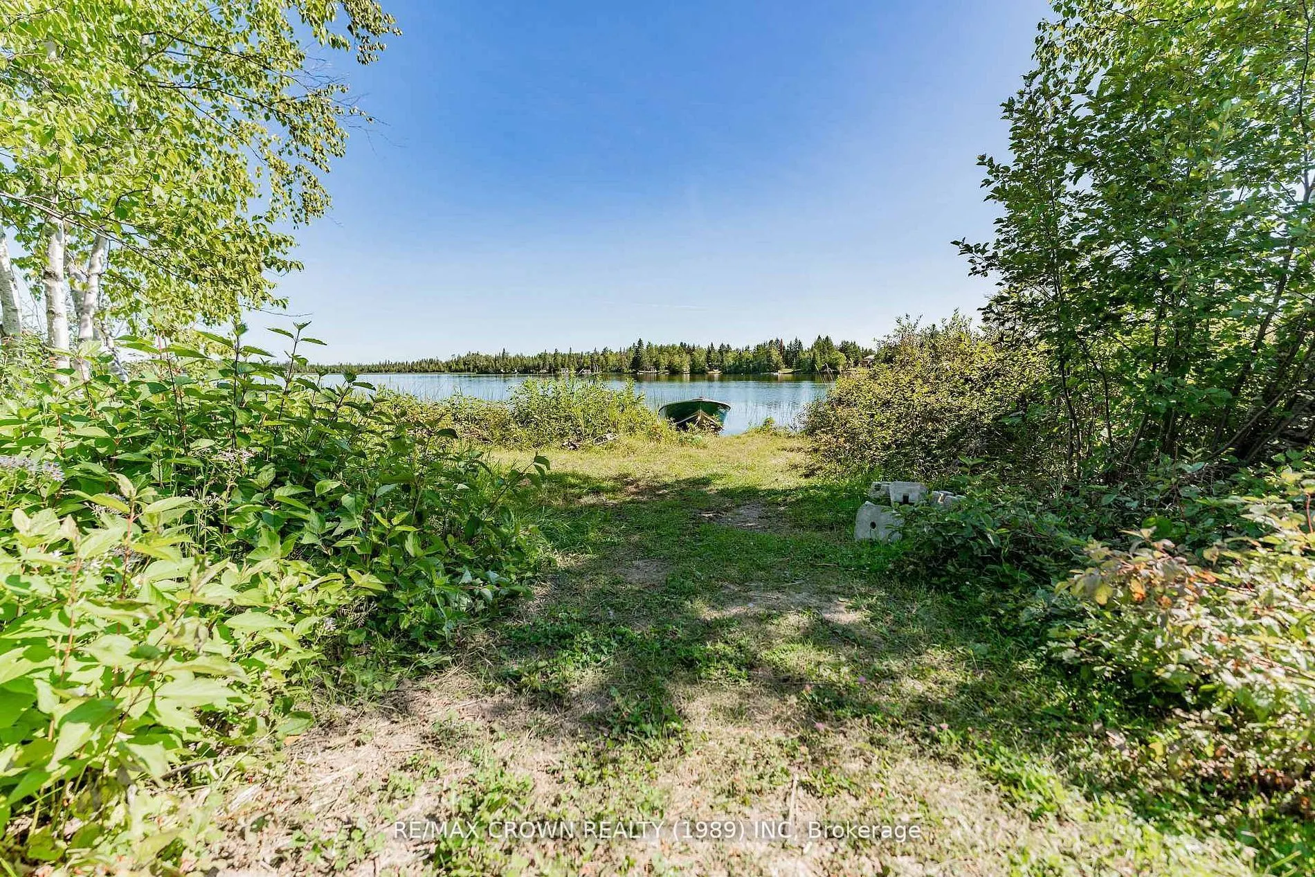 24 Shallow Lake Road W