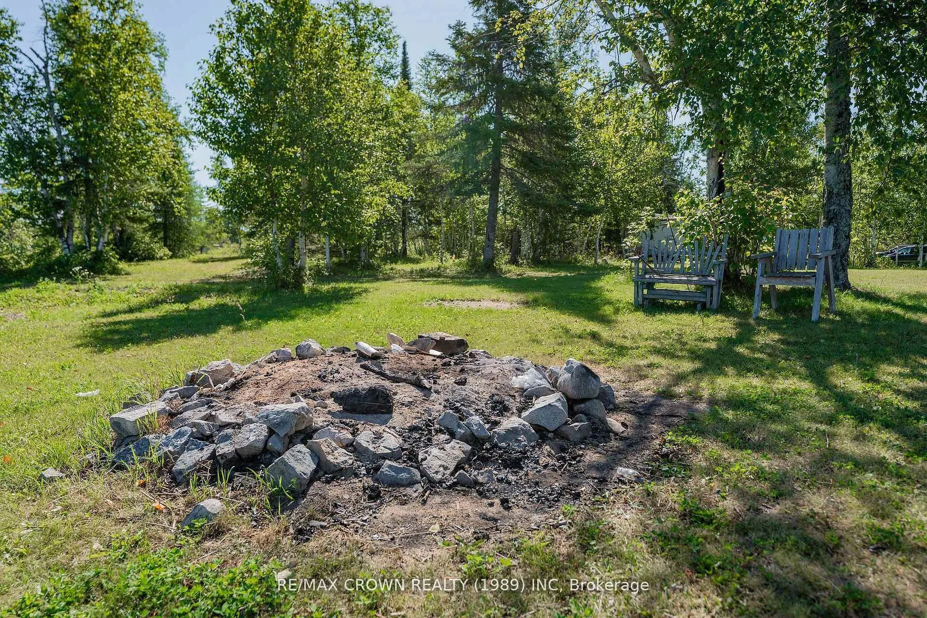 24 Shallow Lake Road W