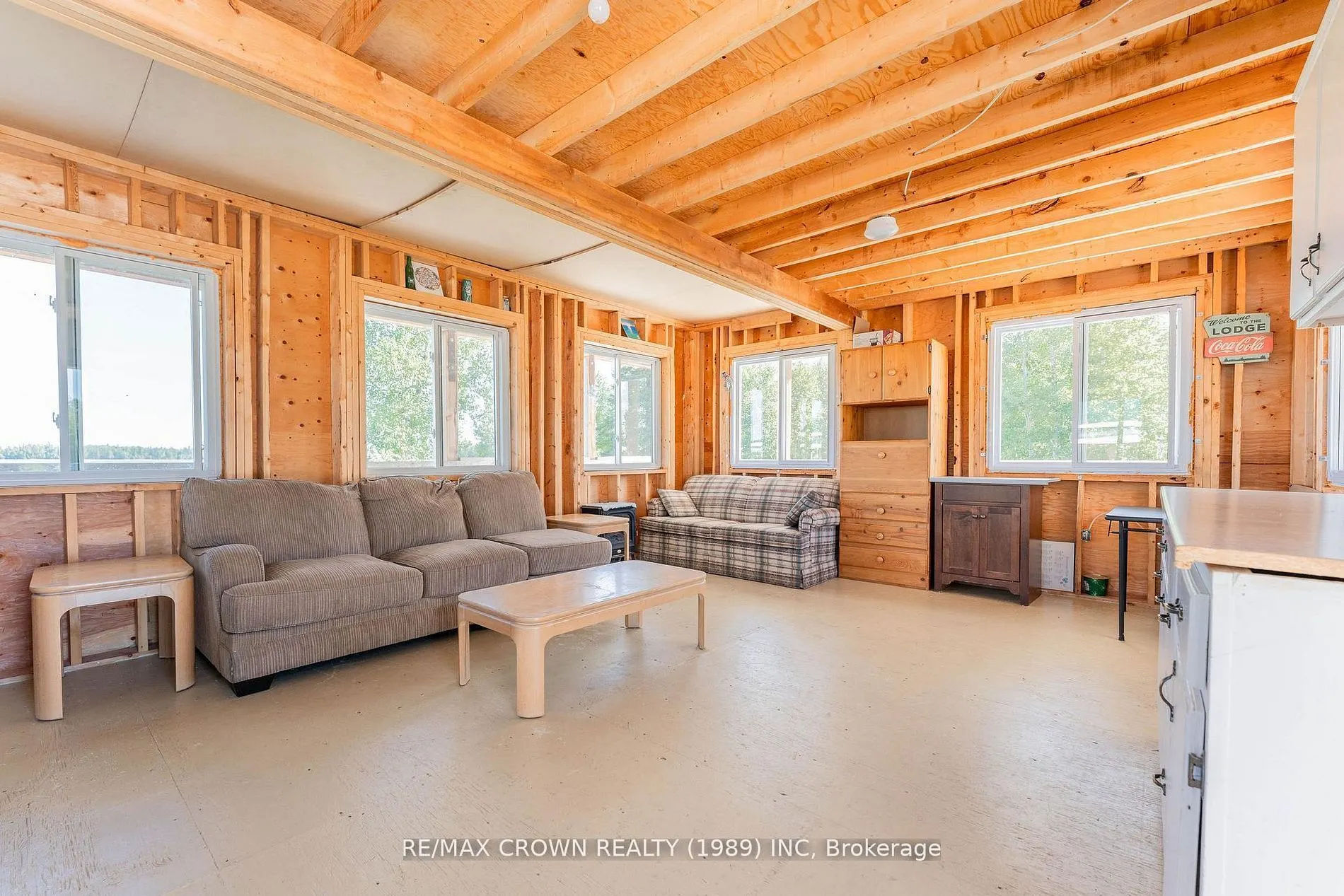 24 Shallow Lake Road W