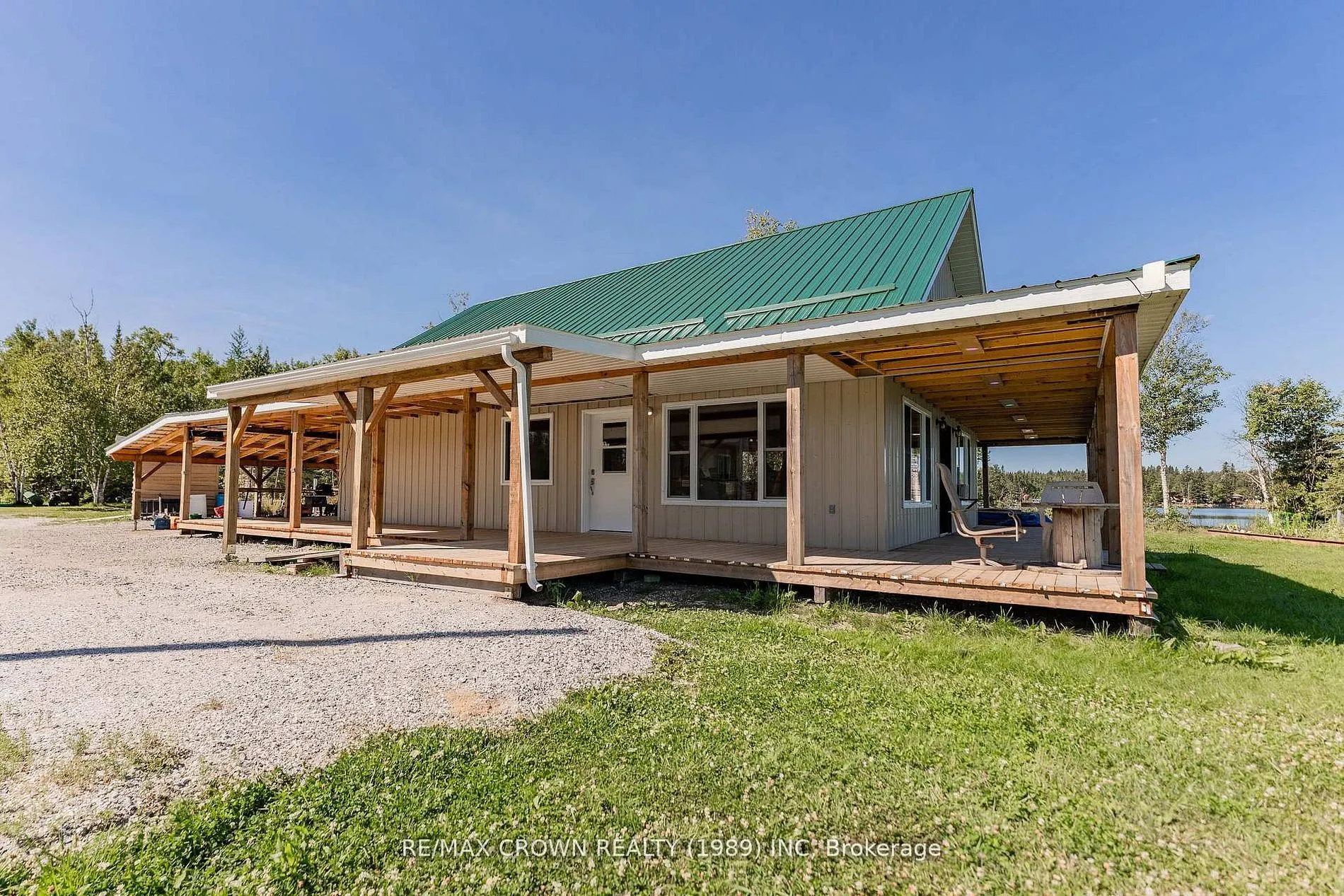 24 Shallow Lake Road W