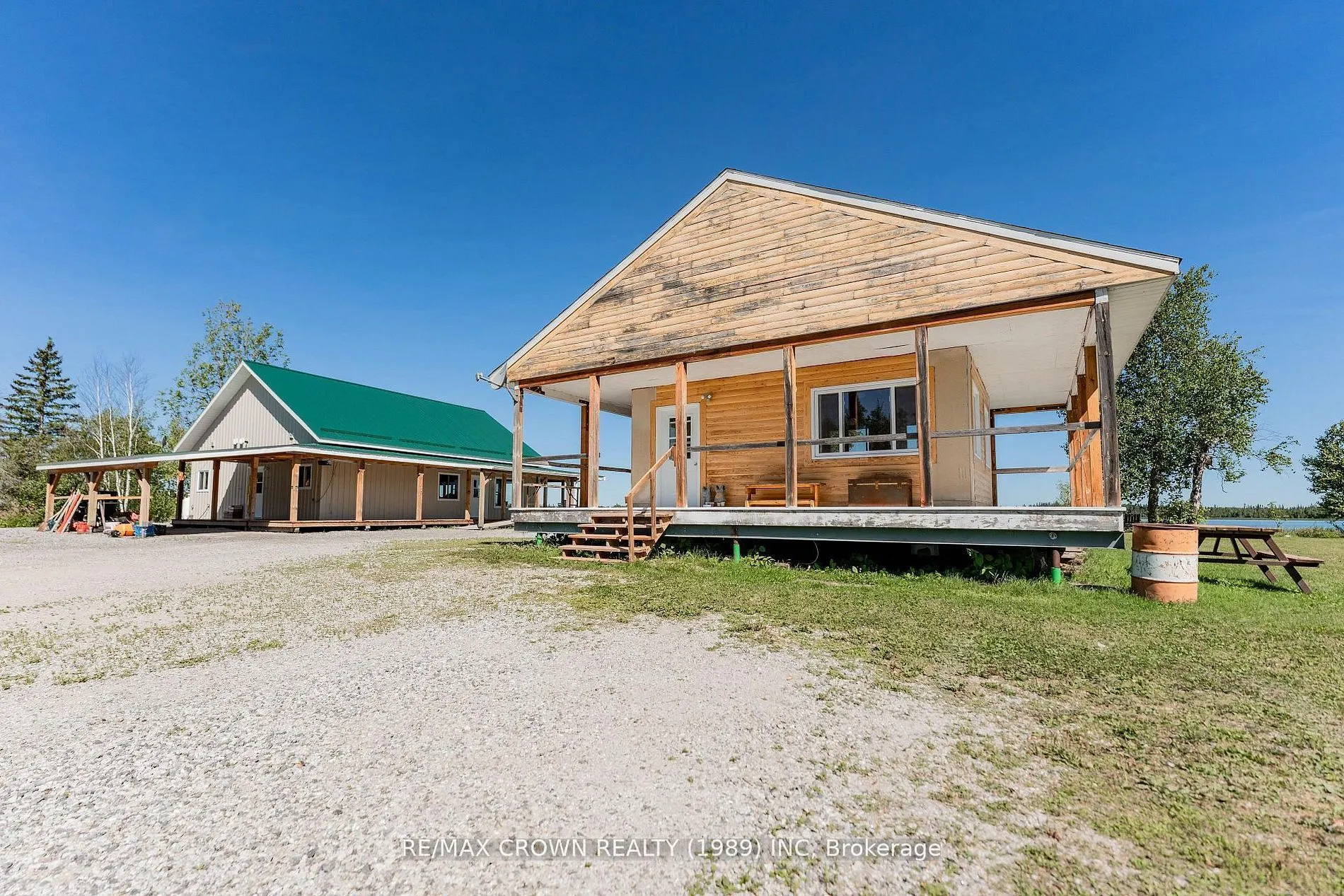 24 Shallow Lake Road W