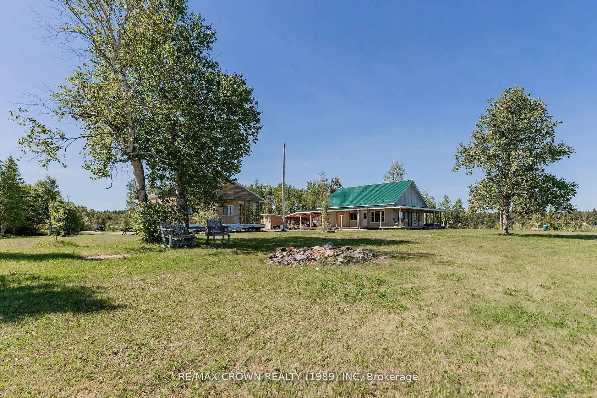 24 Shallow Lake Road W