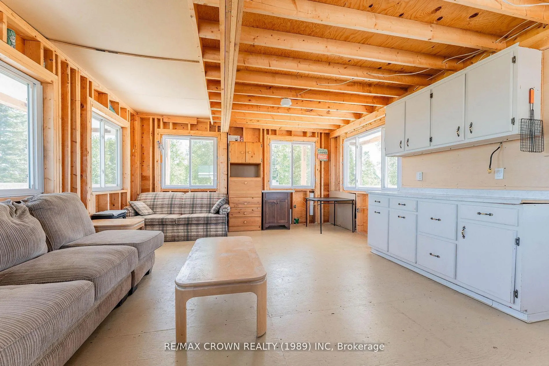 24 Shallow Lake Road W