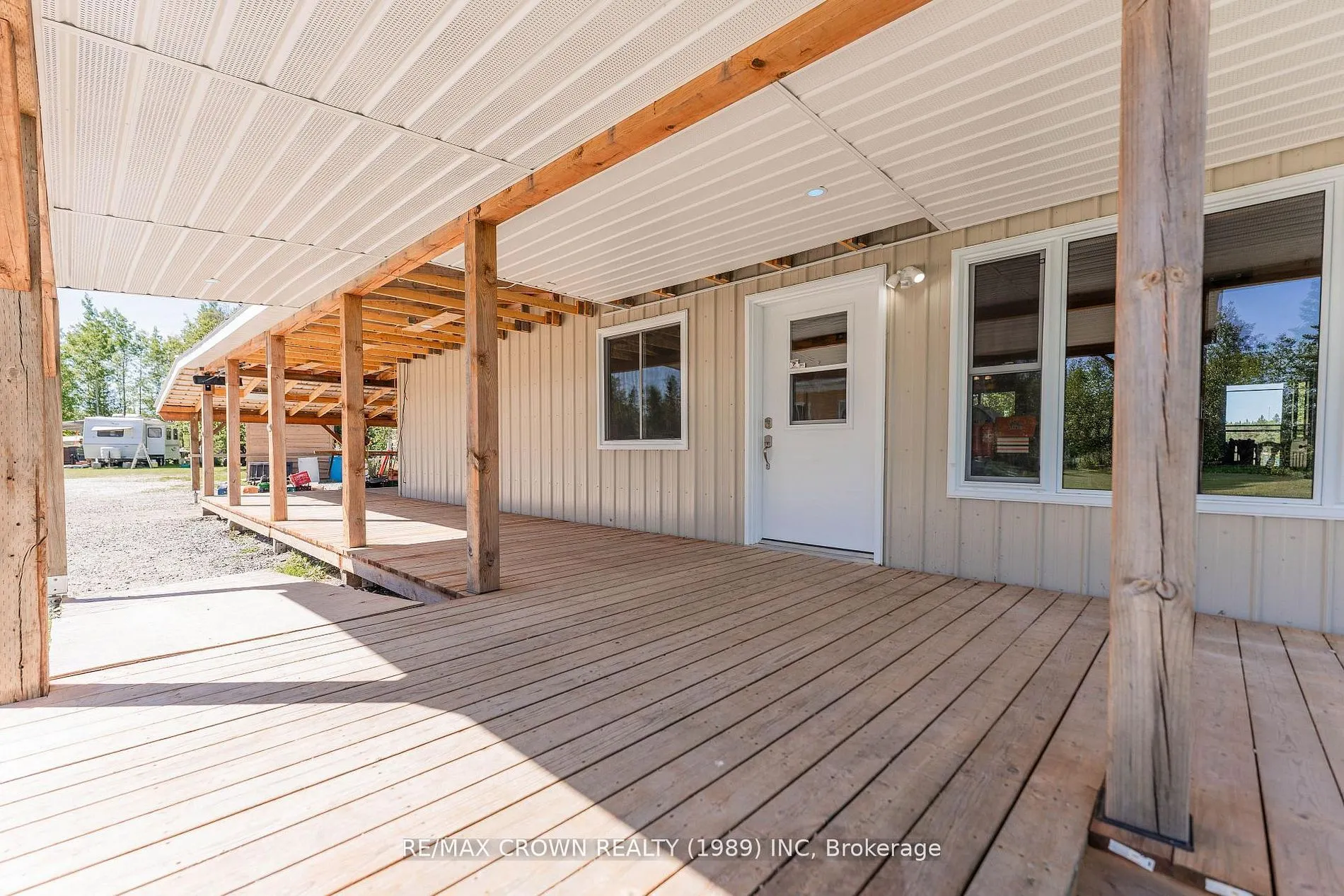 24 Shallow Lake Road W