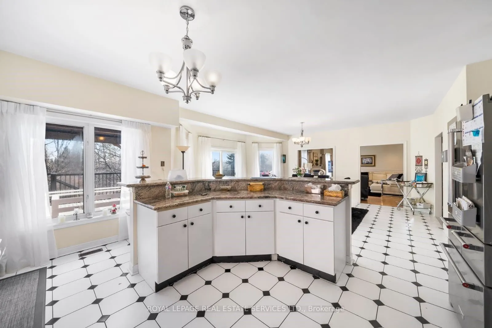 2166 Erin Centre Boulevard