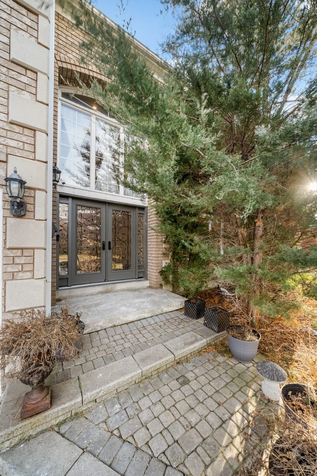 2166 Erin Centre Boulevard