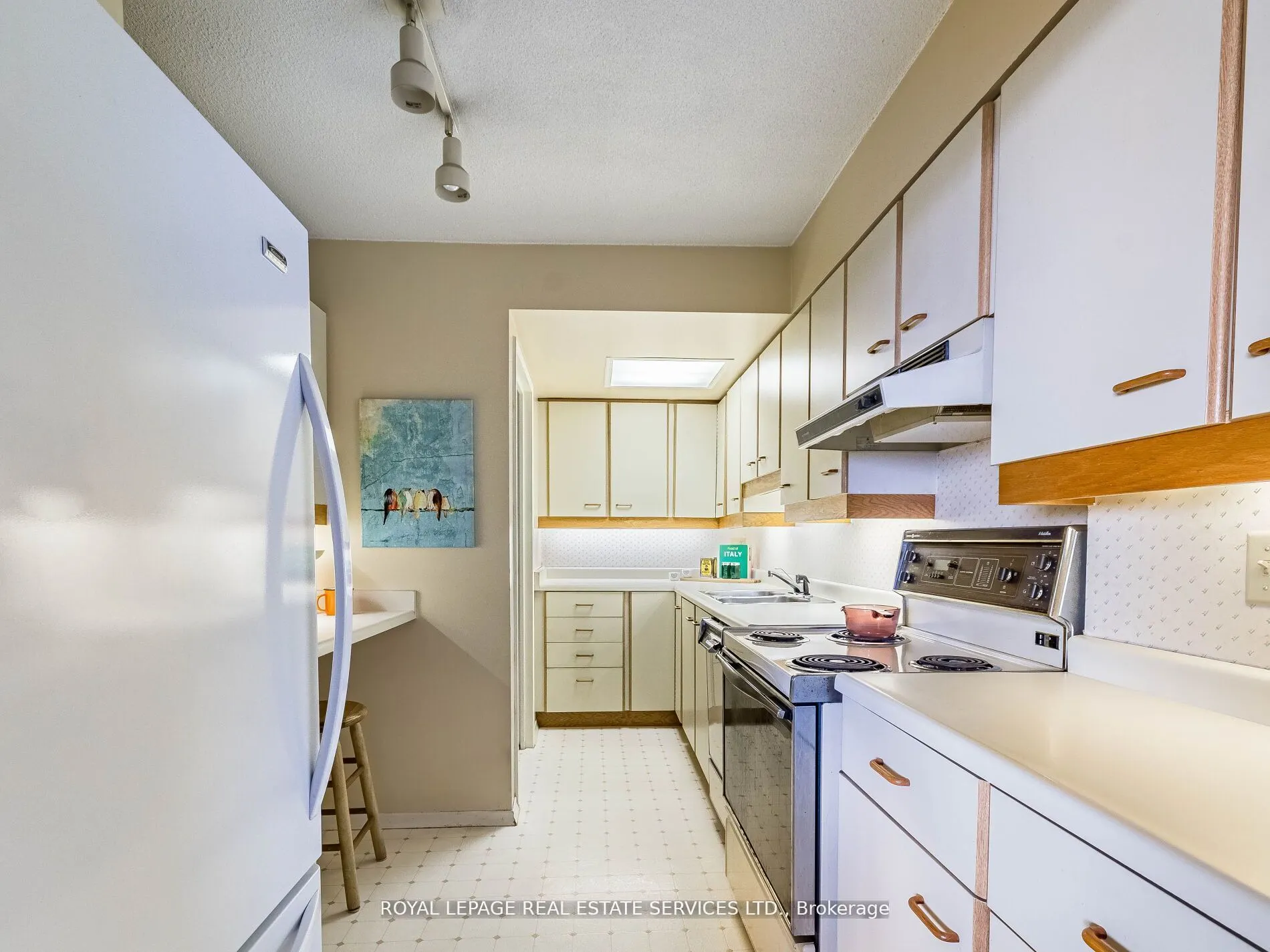 284 Mill Road #PH 8