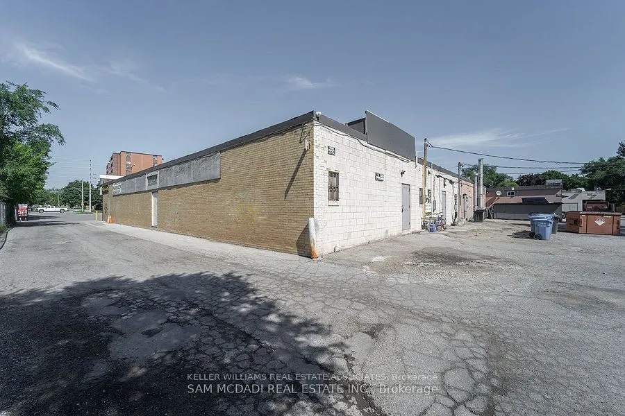 374 Lakeshore Road E