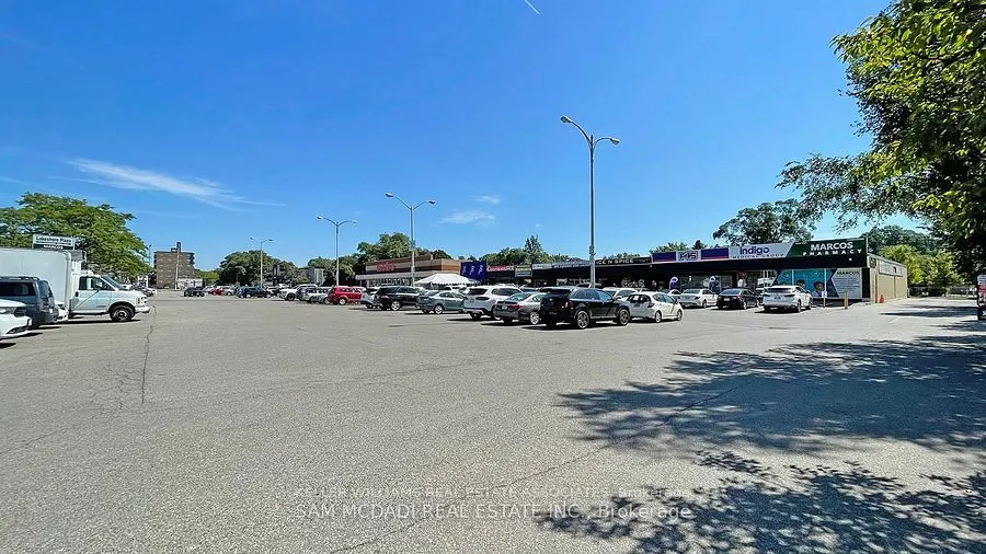 374 Lakeshore Road E