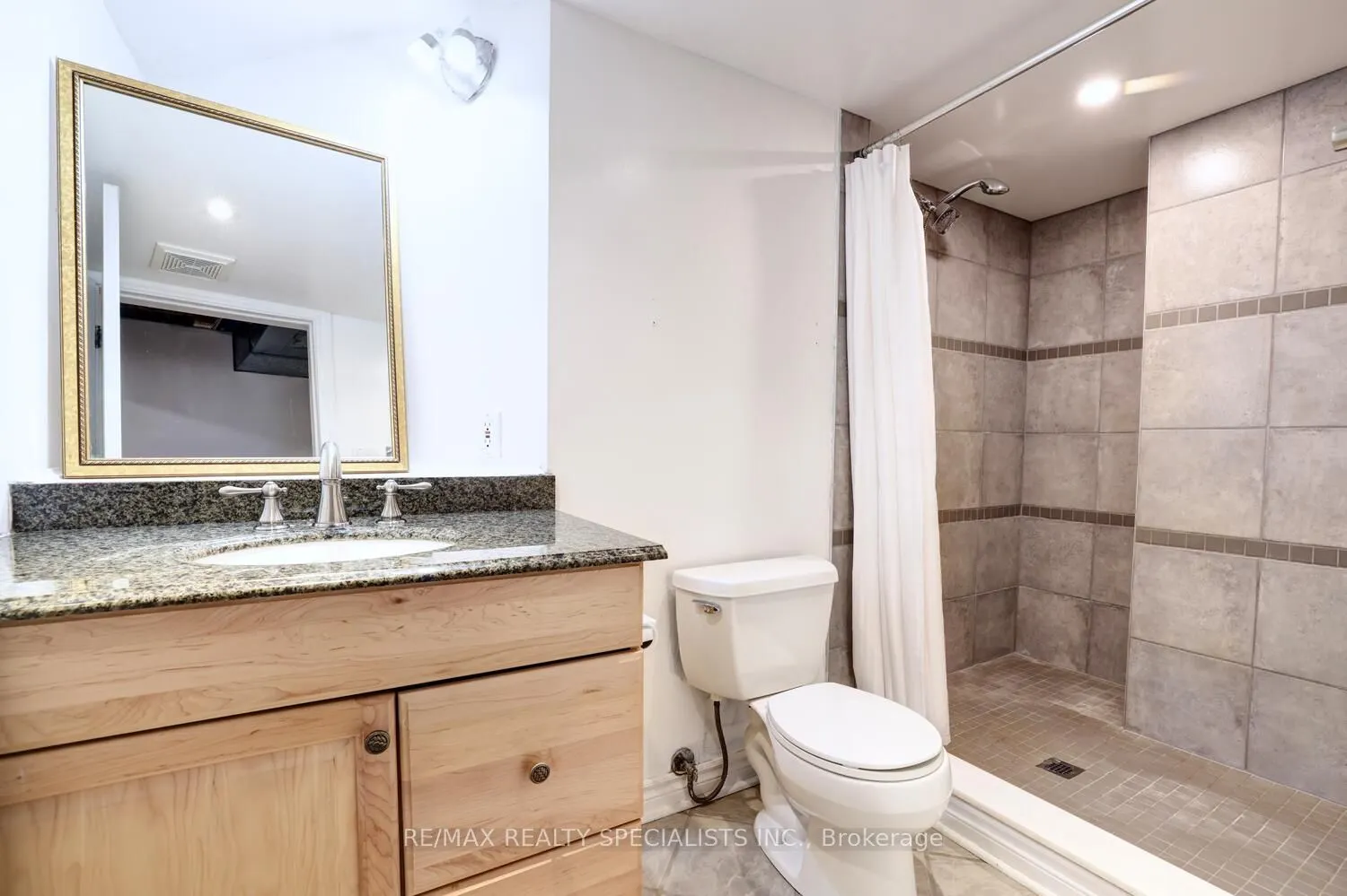 7 Deer Run Crescent