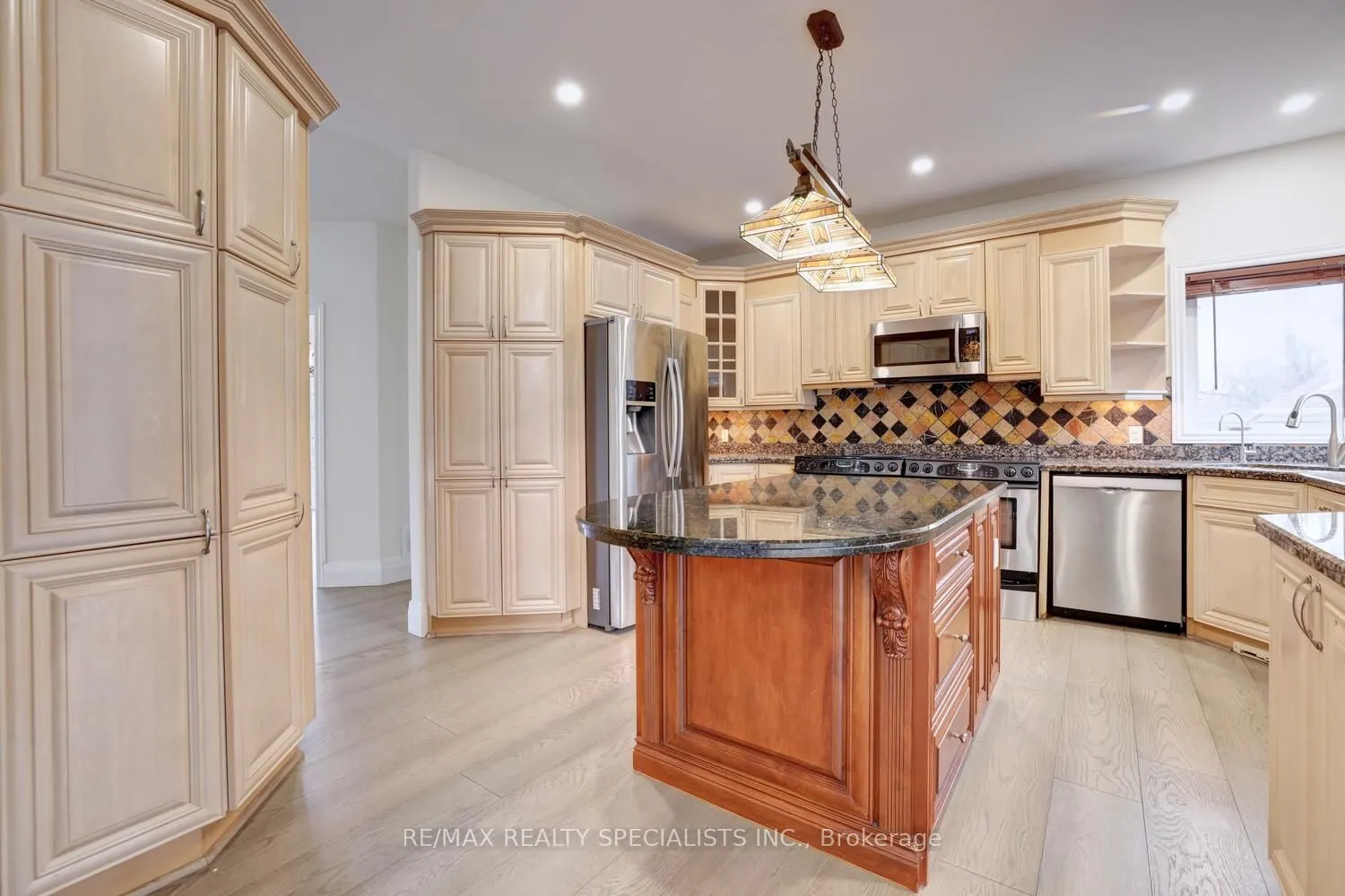 7 Deer Run Crescent