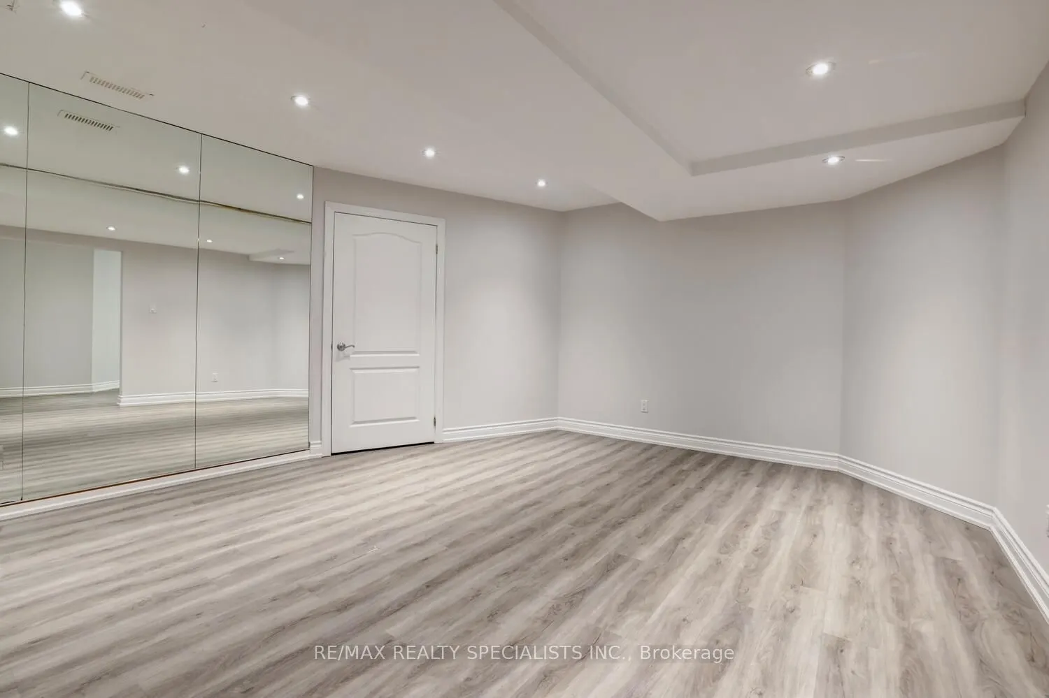 7 Deer Run Crescent