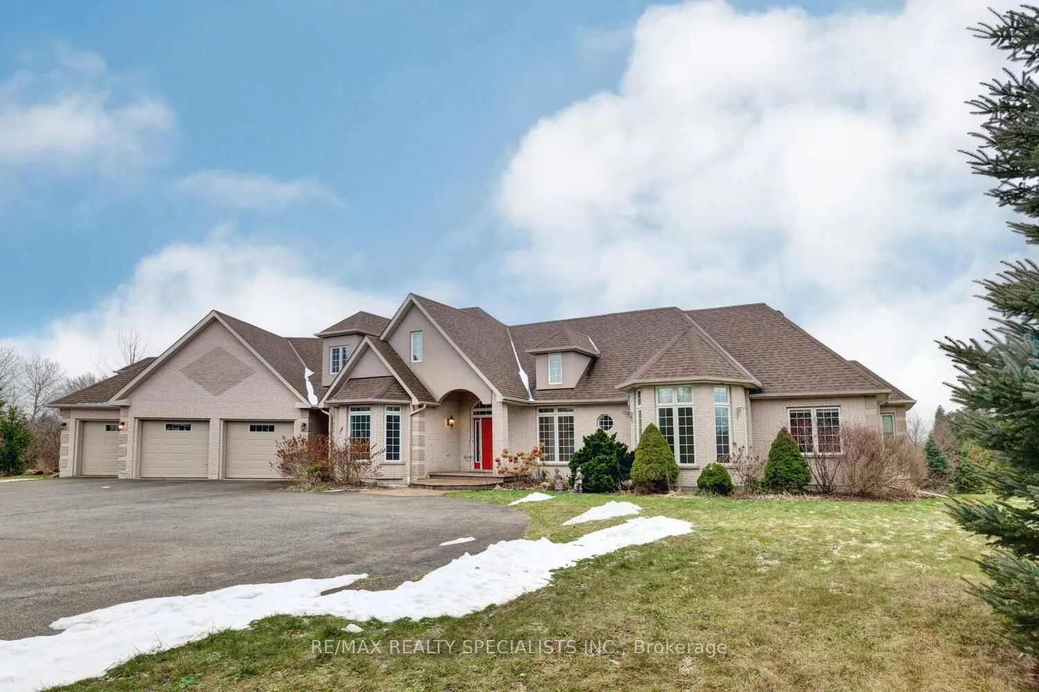 7 Deer Run Crescent